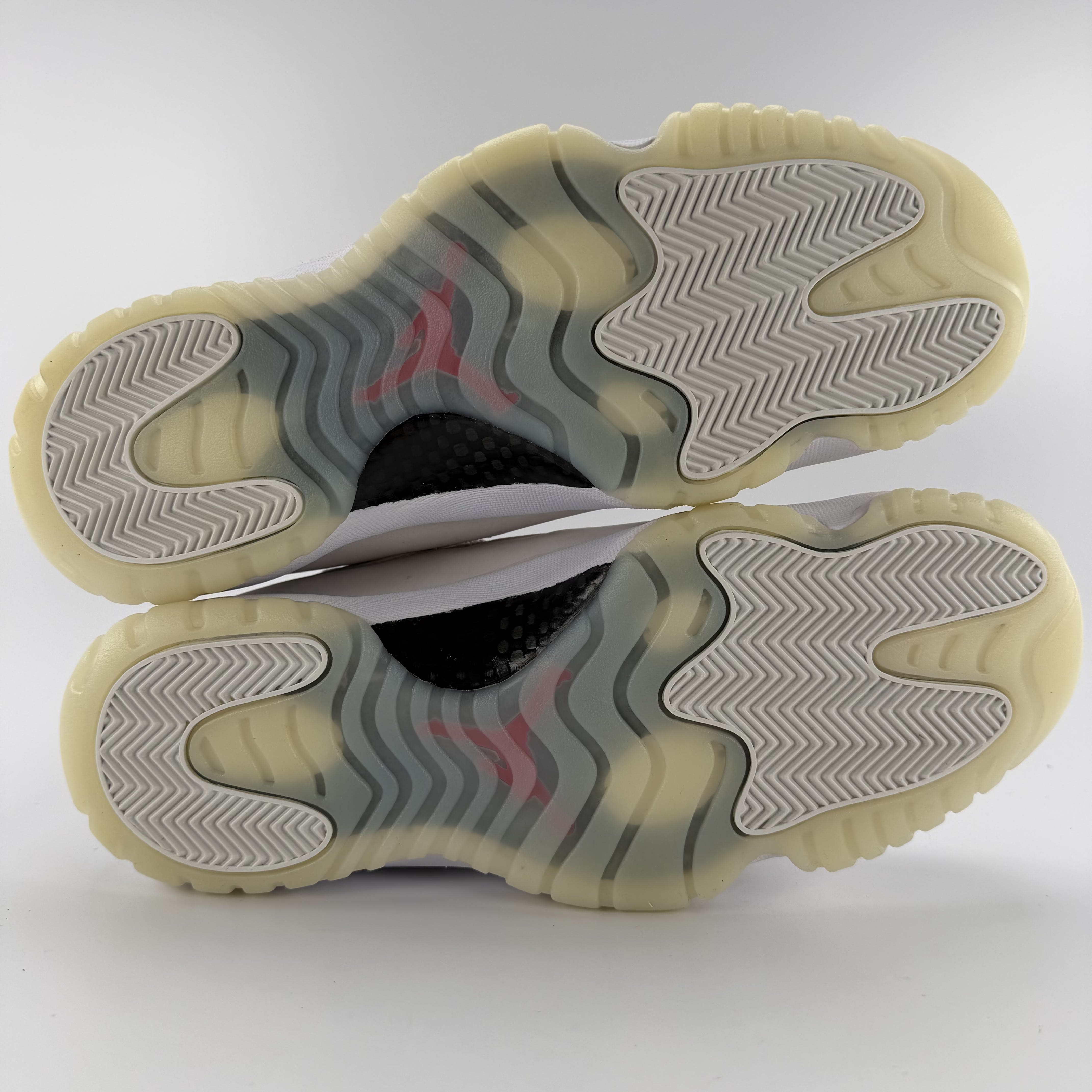 512092 Jordan 11 Retro Platinum Tint