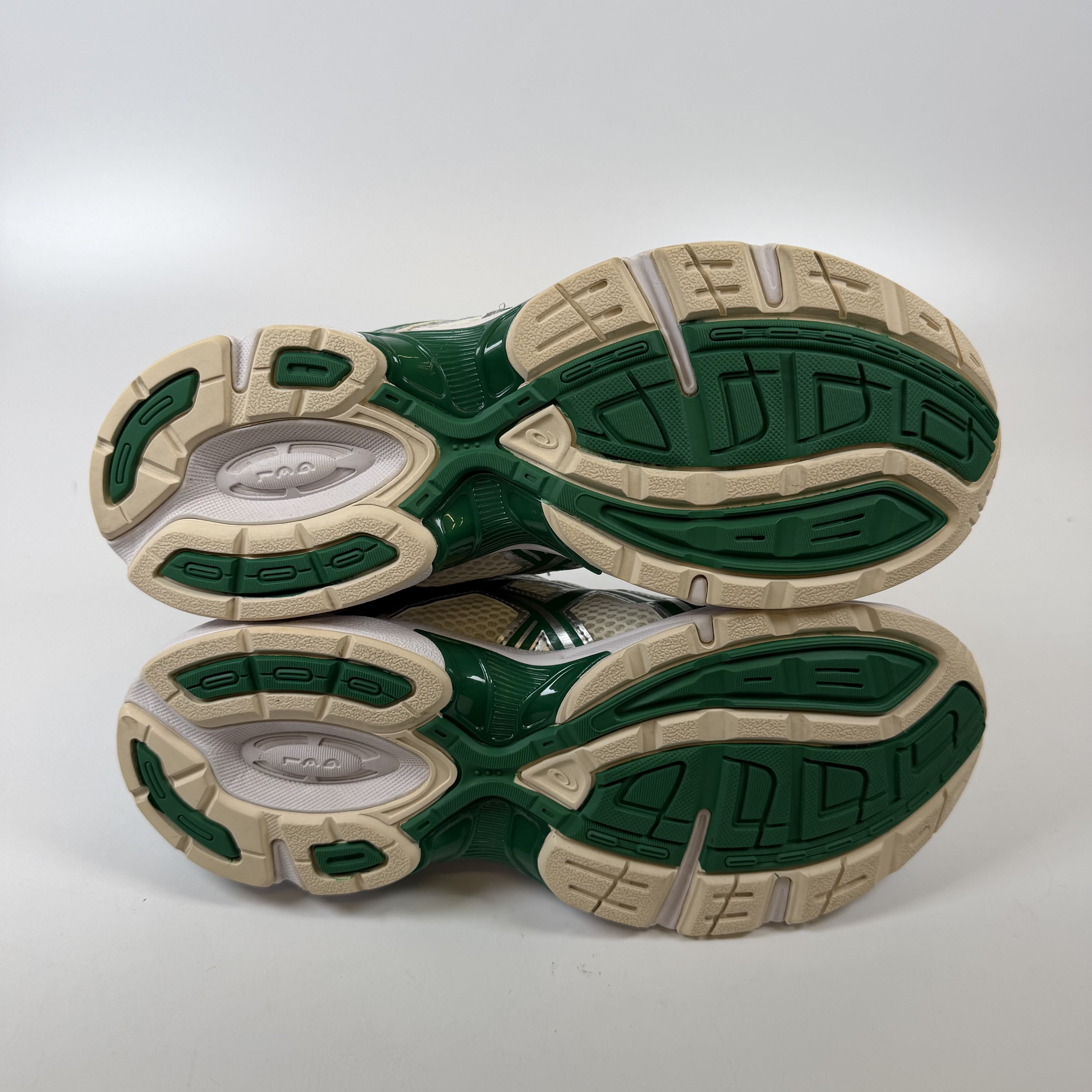 SP10025 ASICS Gel-1130 Cream Kale