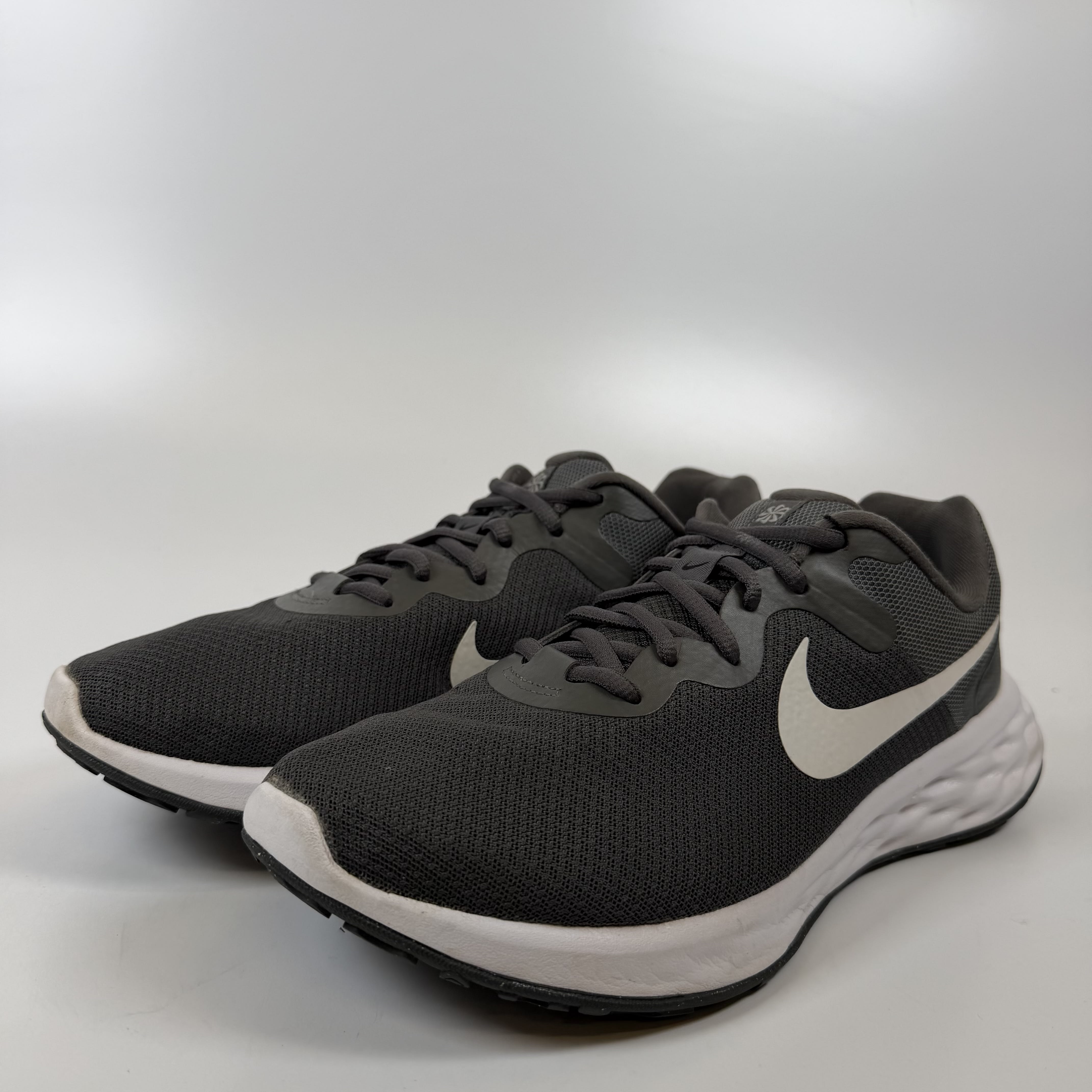SP10128 Nike Revolution 6 Iron Grey Whtie Smoke Grey