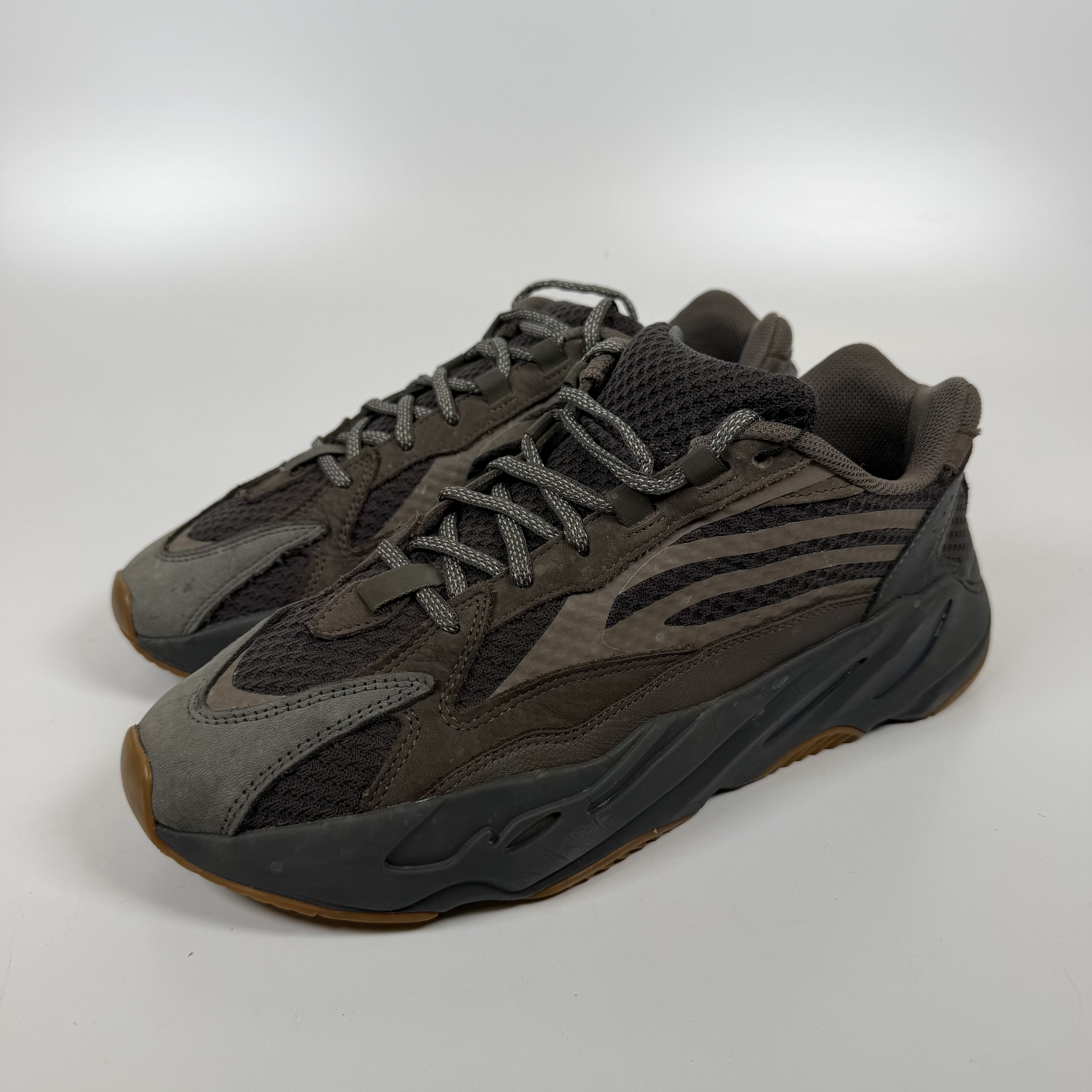 SP7535 adidas Yeezy Boost 700 V2 Geode