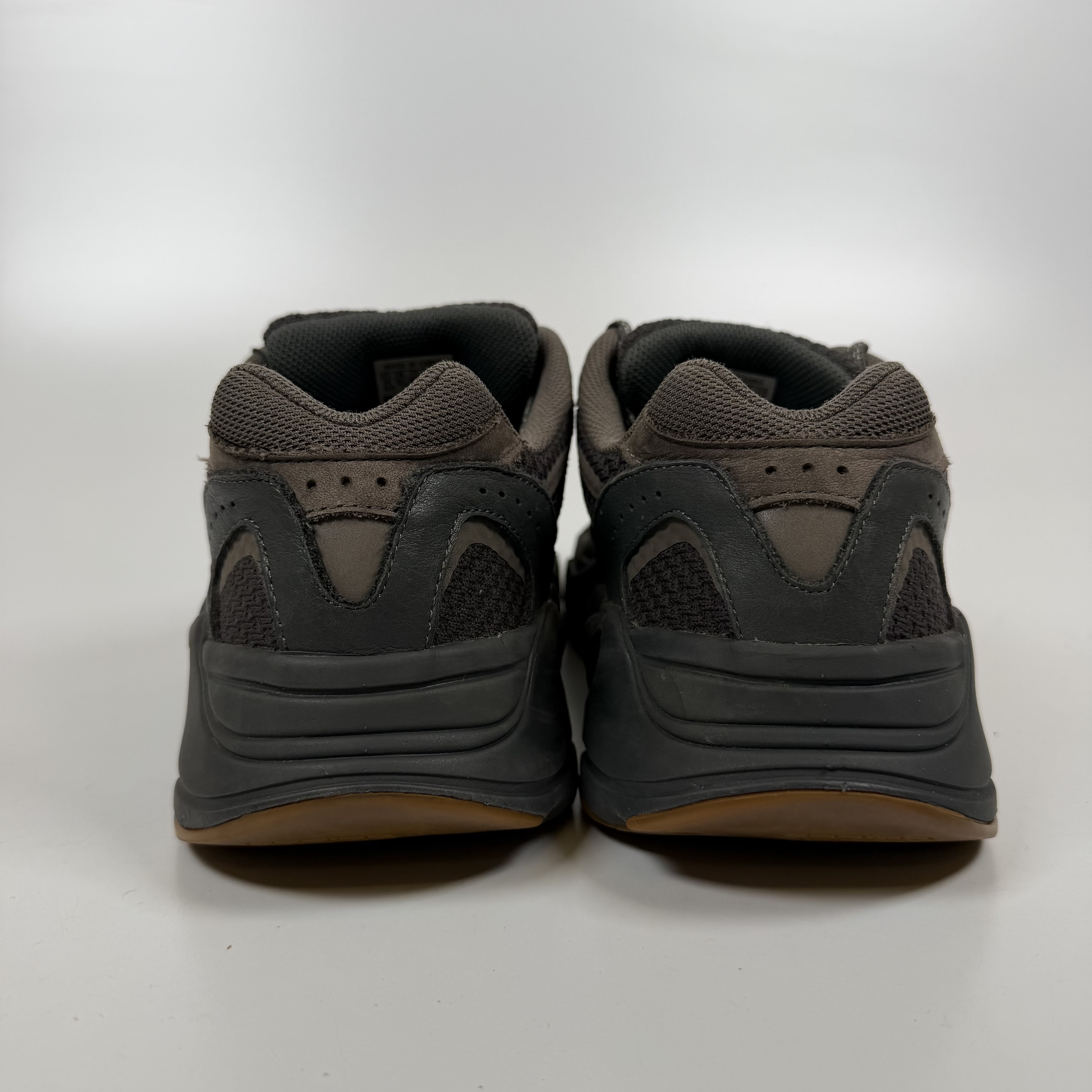 SP7535 adidas Yeezy Boost 700 V2 Geode