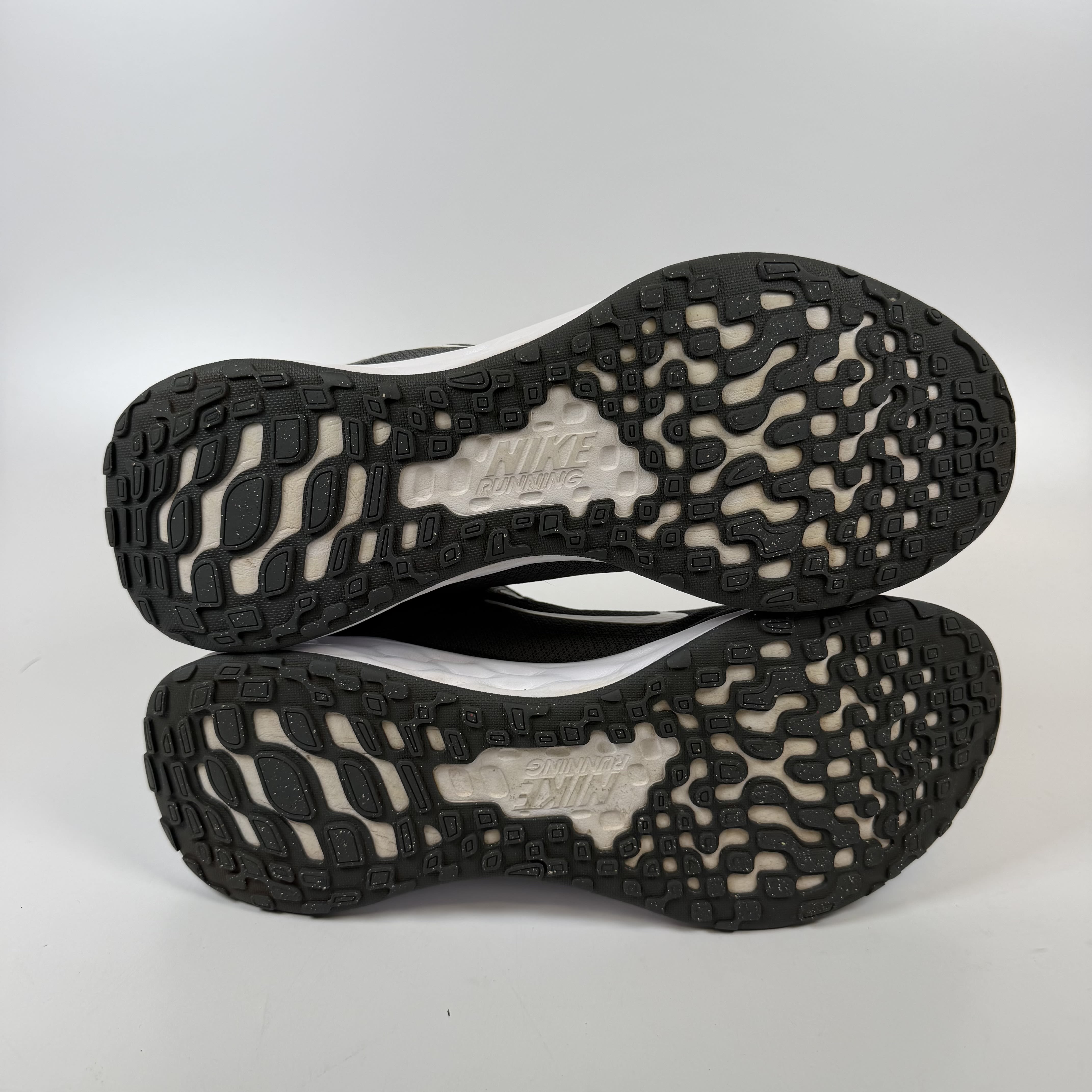 SP10128 Nike Revolution 6 Iron Grey Whtie Smoke Grey