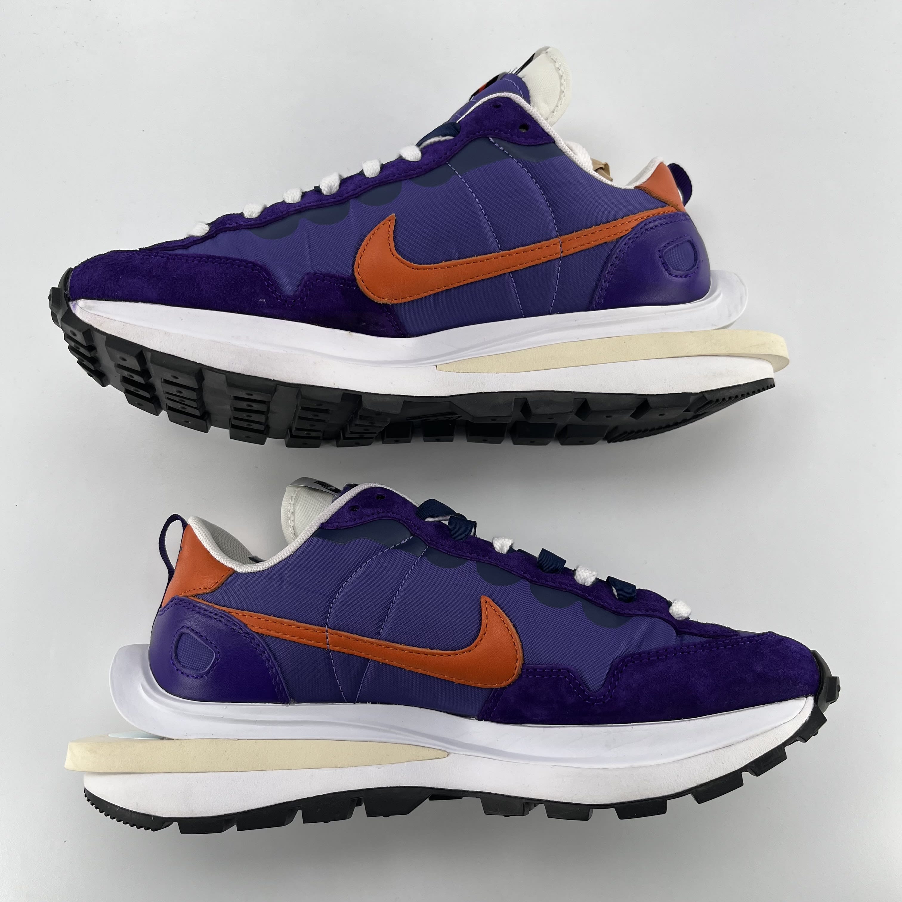 504698 sacai x VaporWaffle 'Dark Iris'