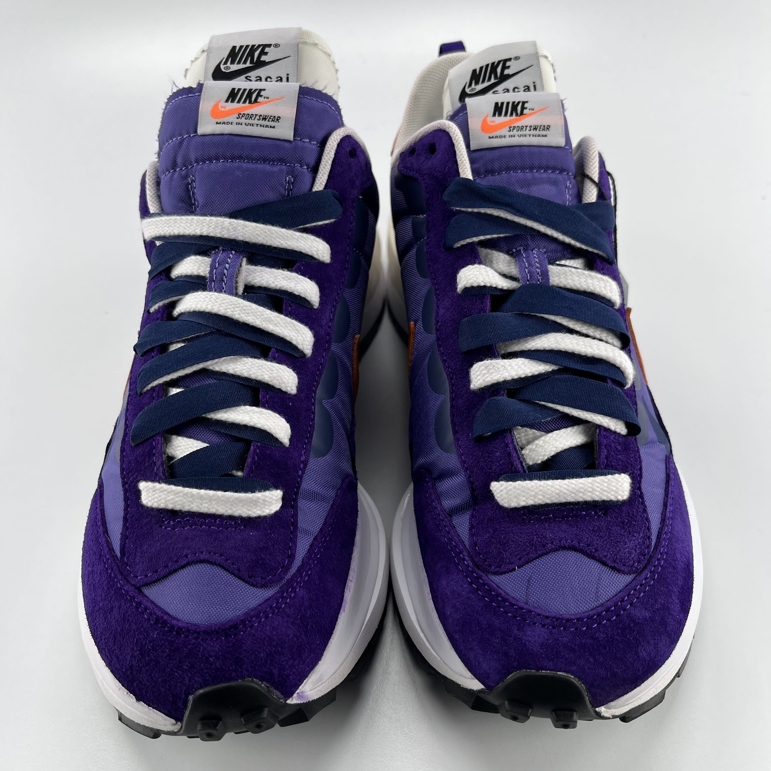 504698 sacai x VaporWaffle 'Dark Iris'