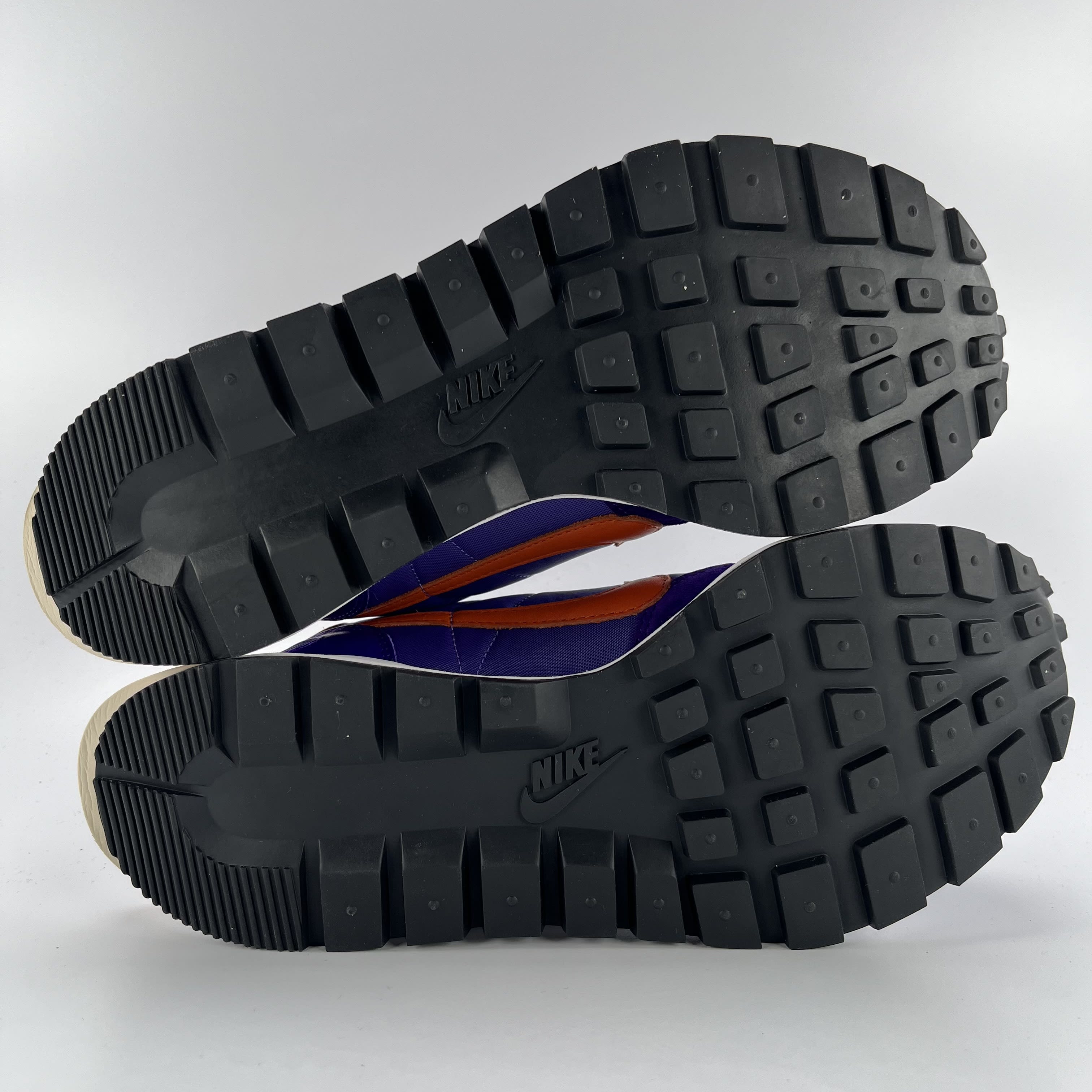504698 sacai x VaporWaffle 'Dark Iris'