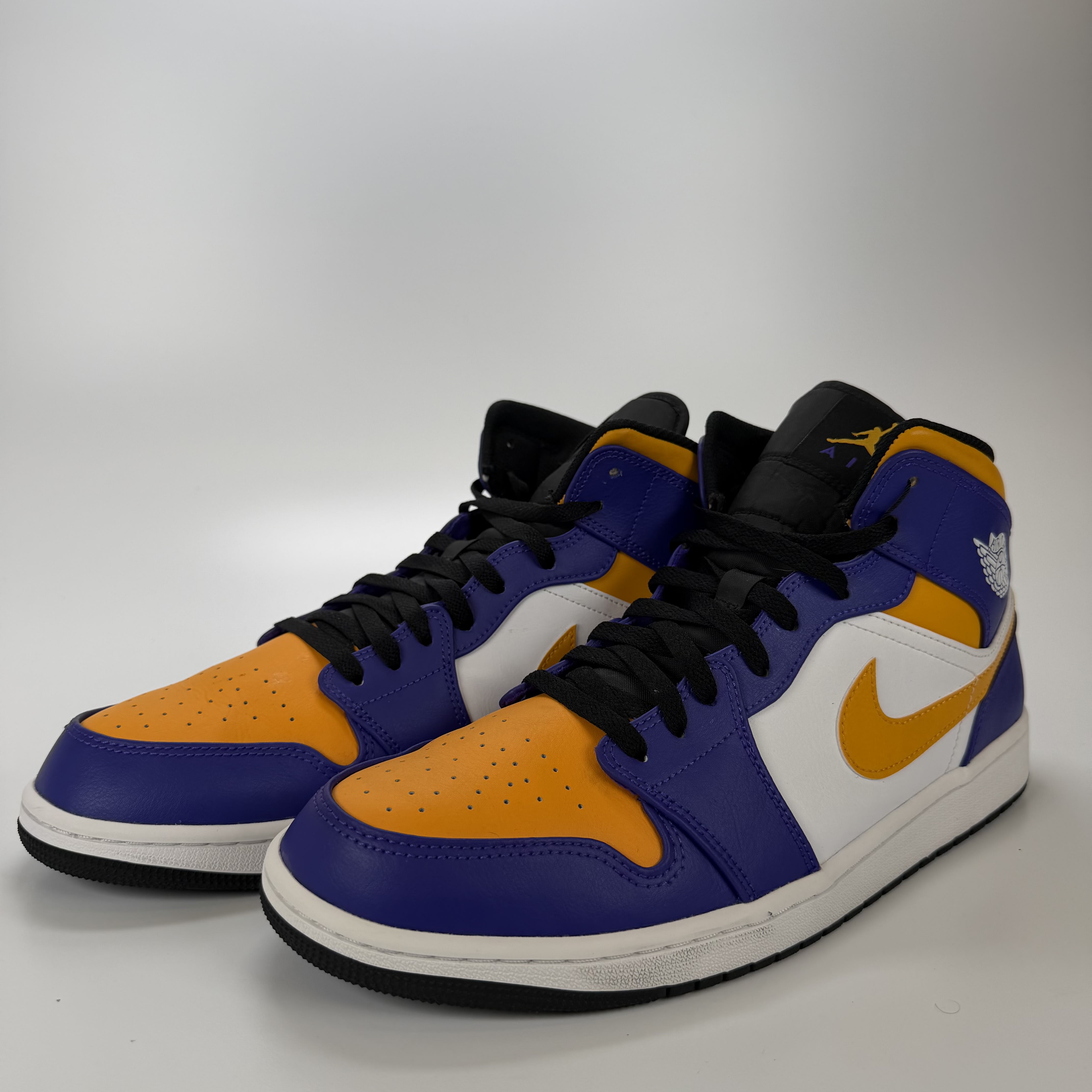 SP3759 Jordan 1 Mid Lakers (2022)