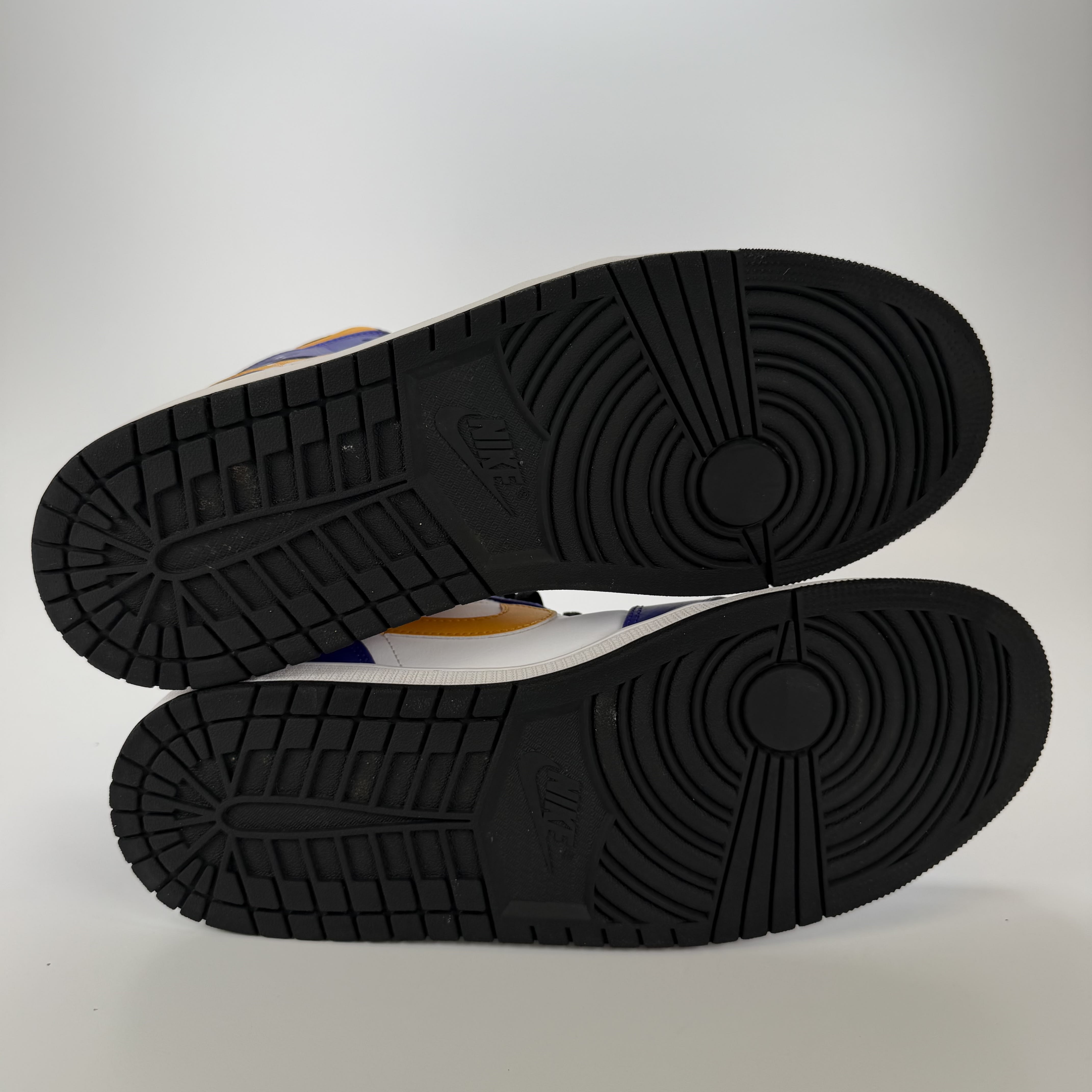 SP3759 Jordan 1 Mid Lakers (2022)