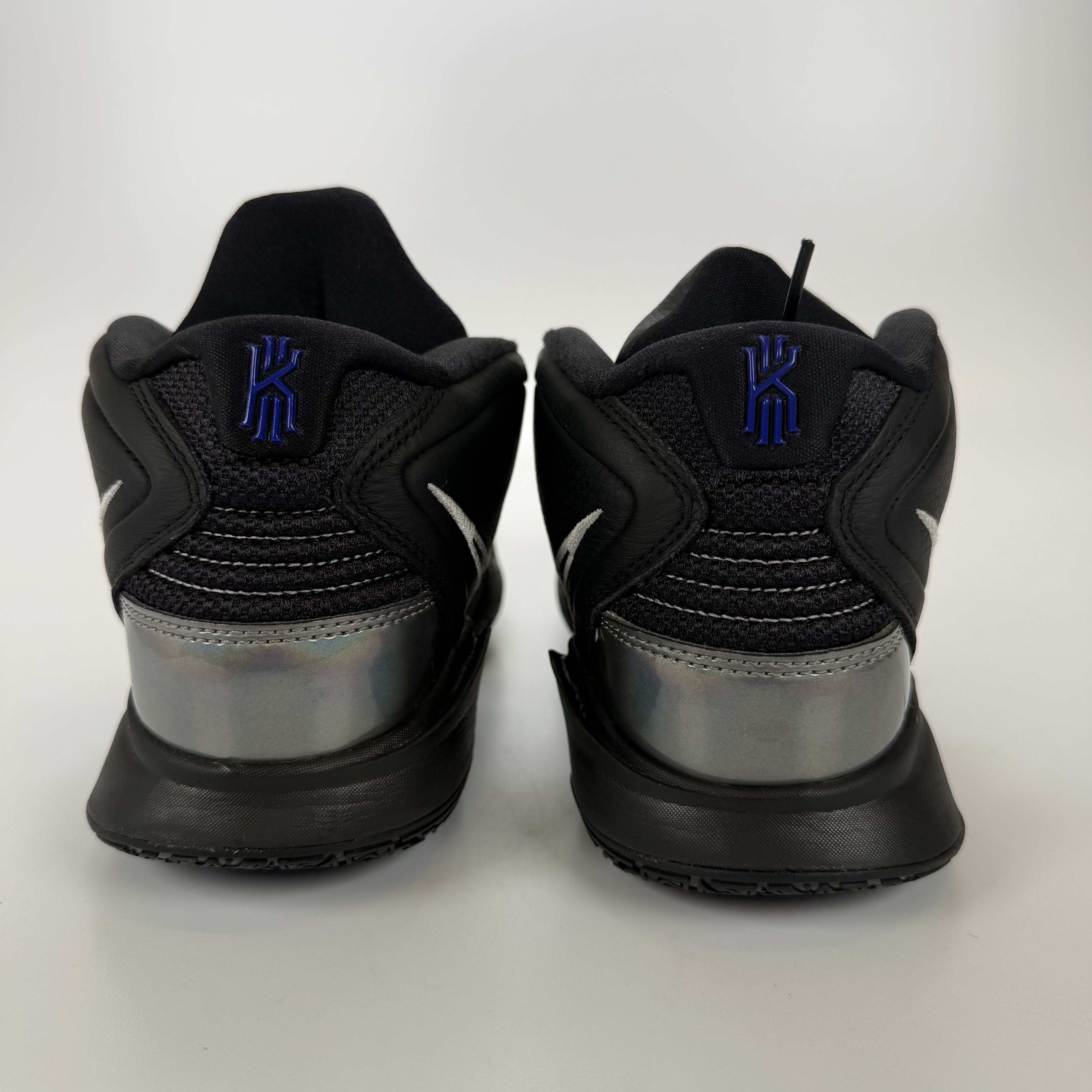 SP5000 Nike Kyrie Infinity Black Metallic Silver