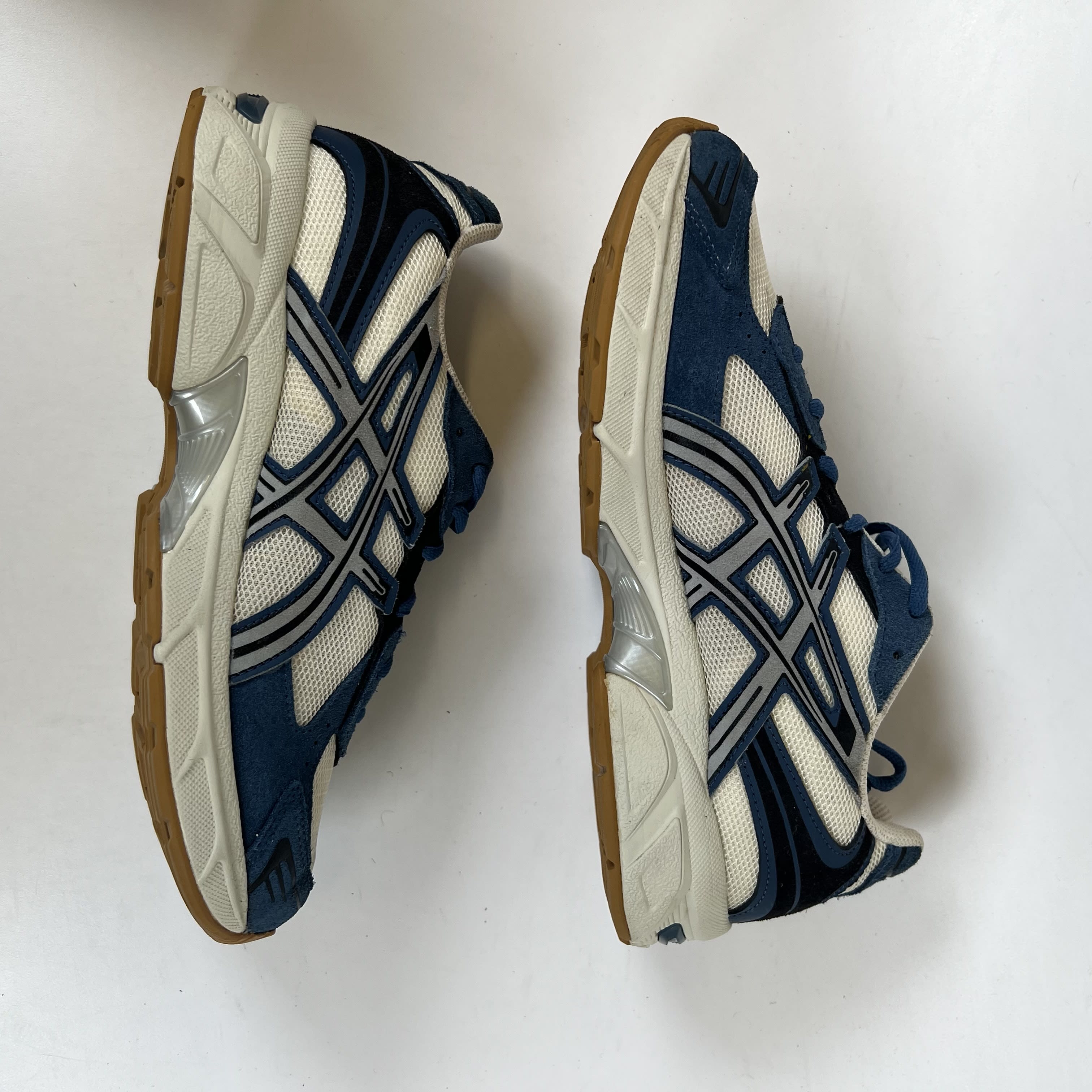 SP14280 ASICS Gel-1130 Pale Oak Grand Shark