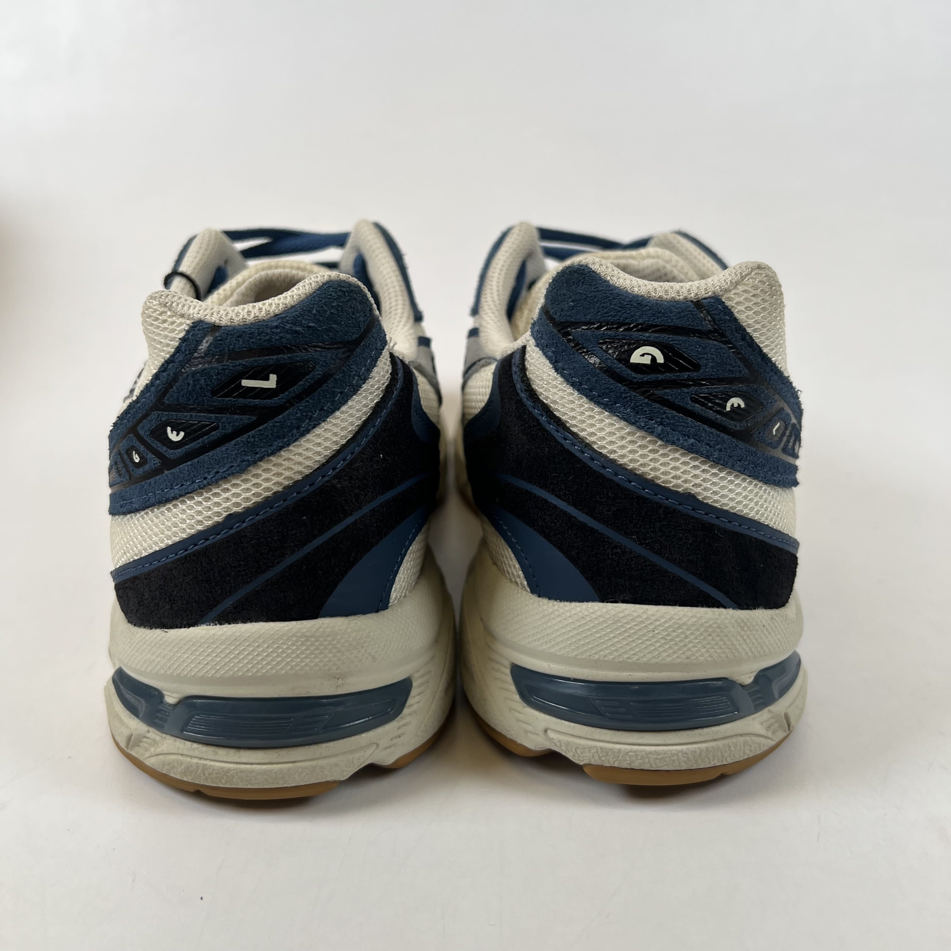 SP14280 ASICS Gel-1130 Pale Oak Grand Shark