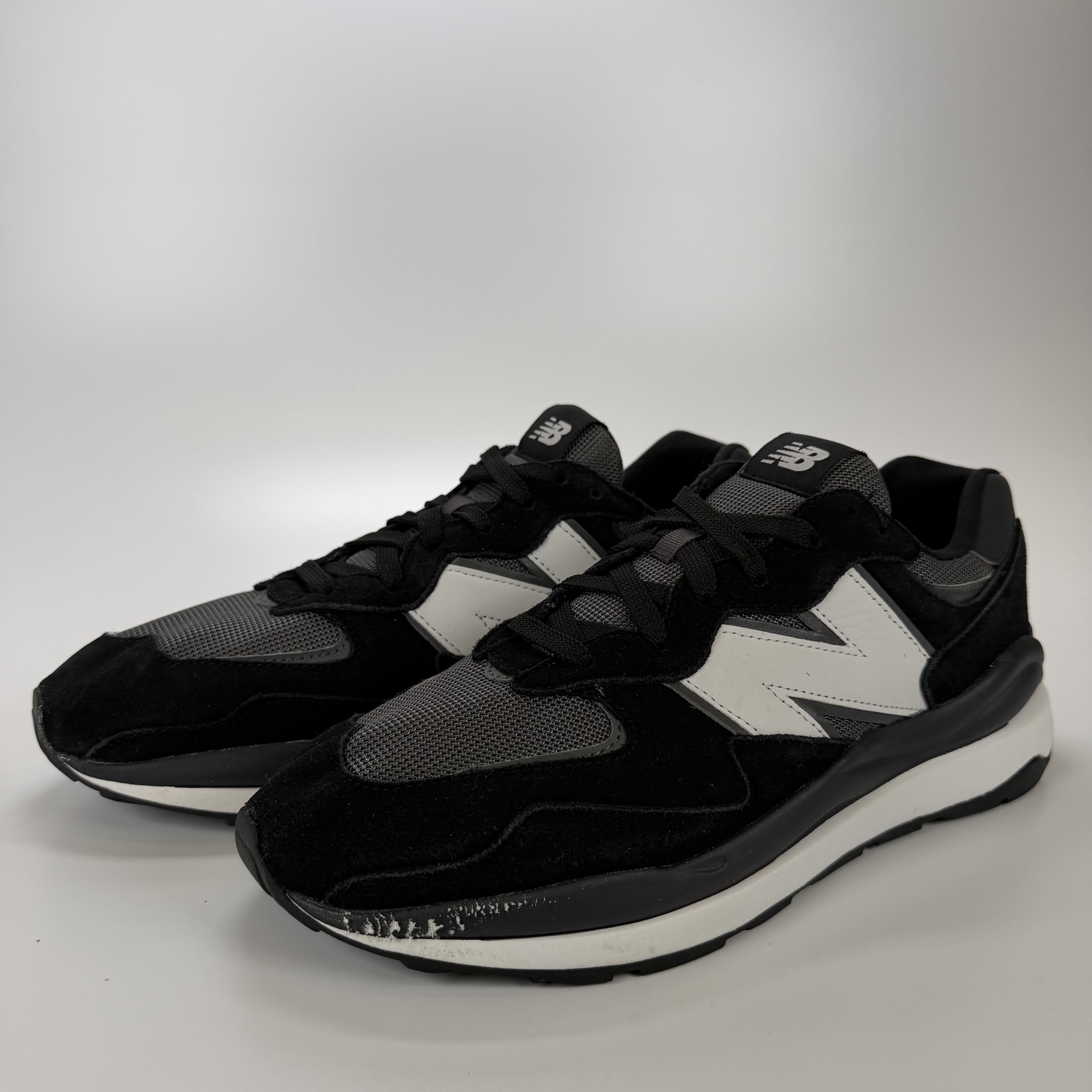 SP4887 New Balance 57/40 Black Grey White