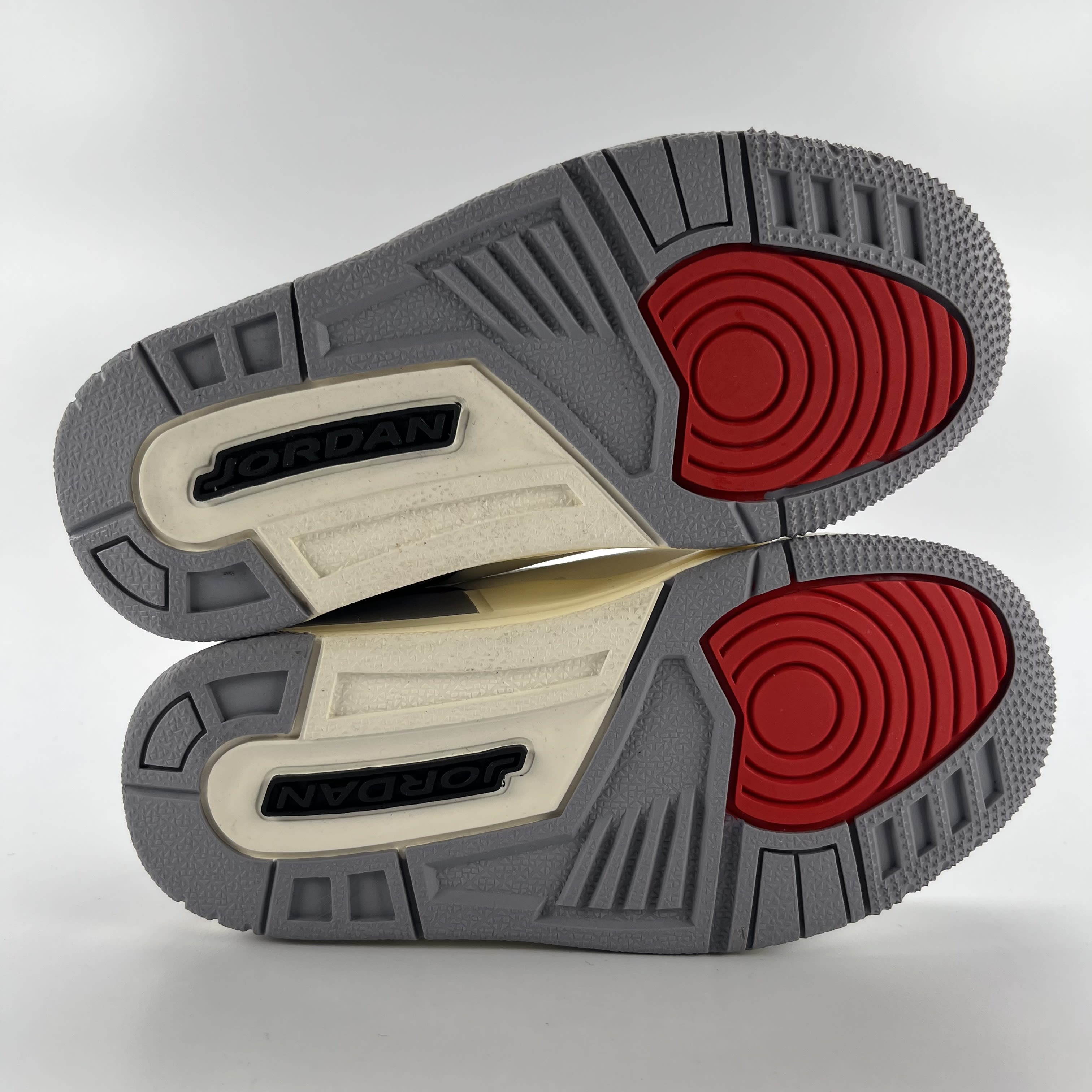 313237 Jordan 3 Retro Cement Grey (PS)