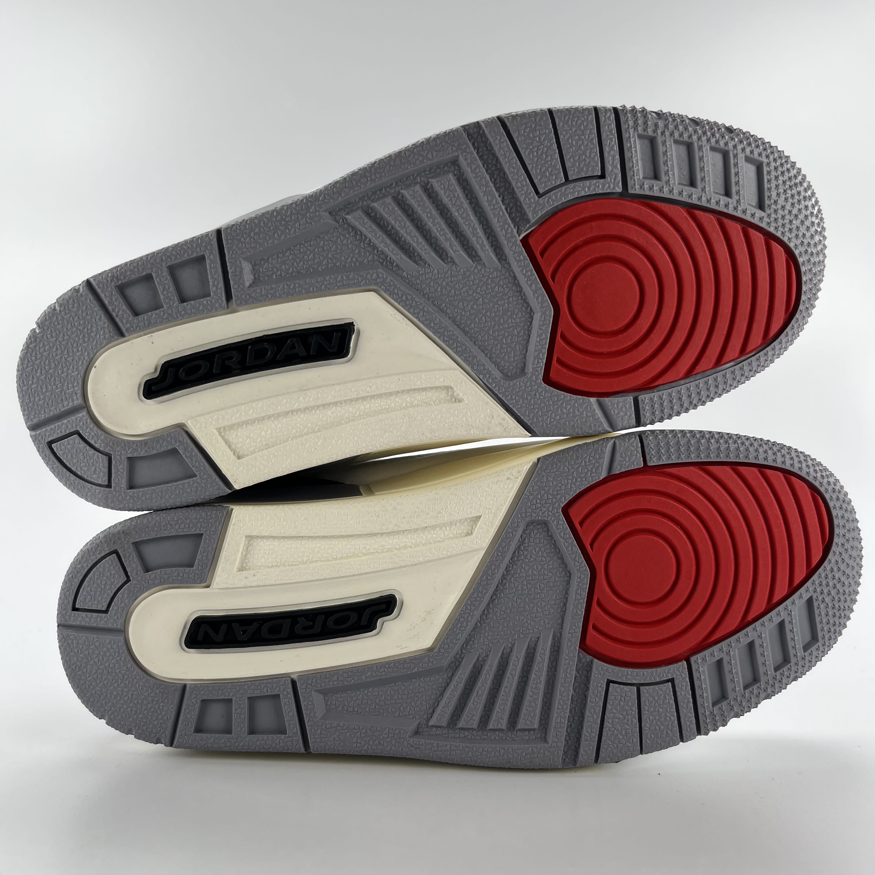 313235 Jordan 3 Retro Cement Grey (PS)