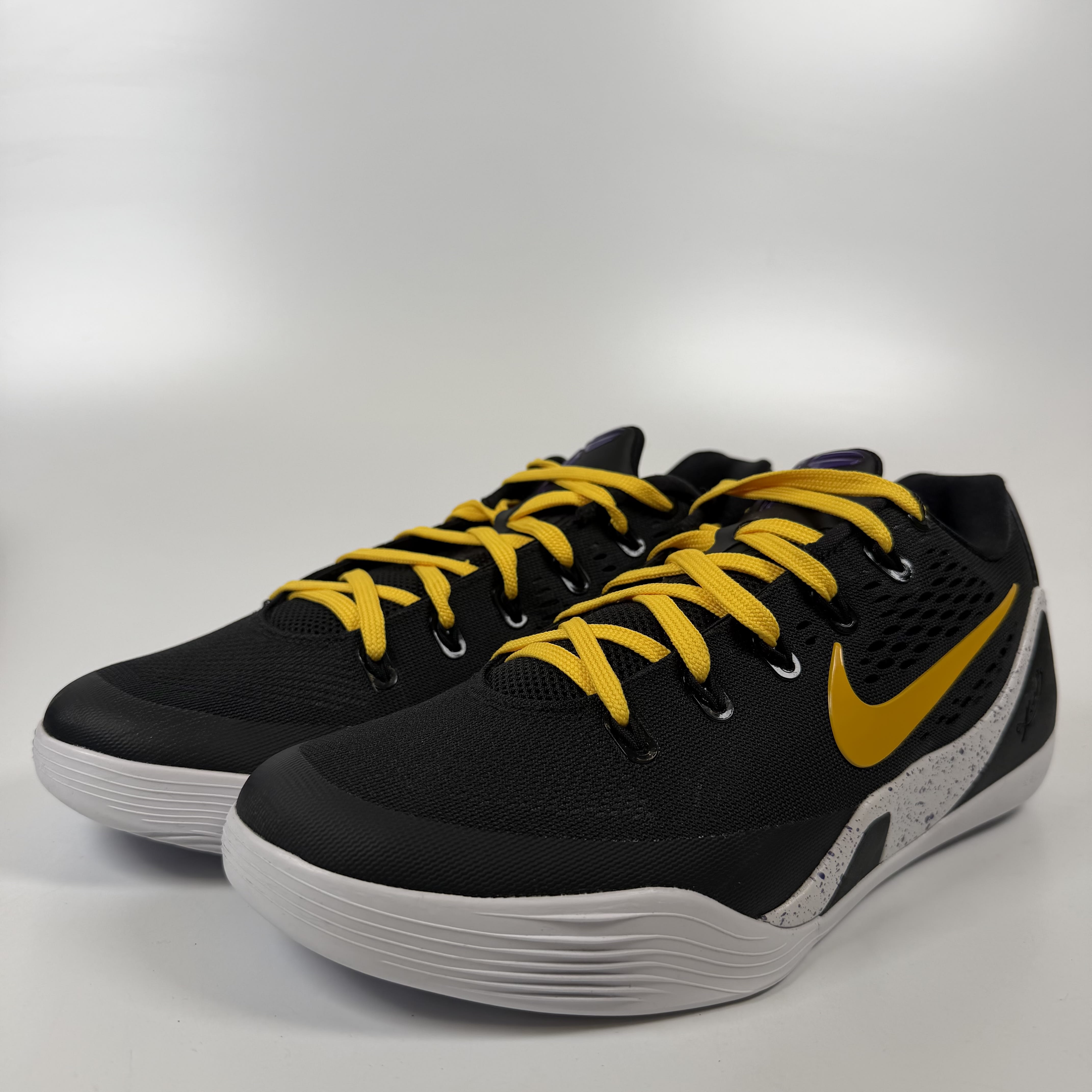 SP7677 Nike Kobe 9 EM Low Protro TB Black University Gold