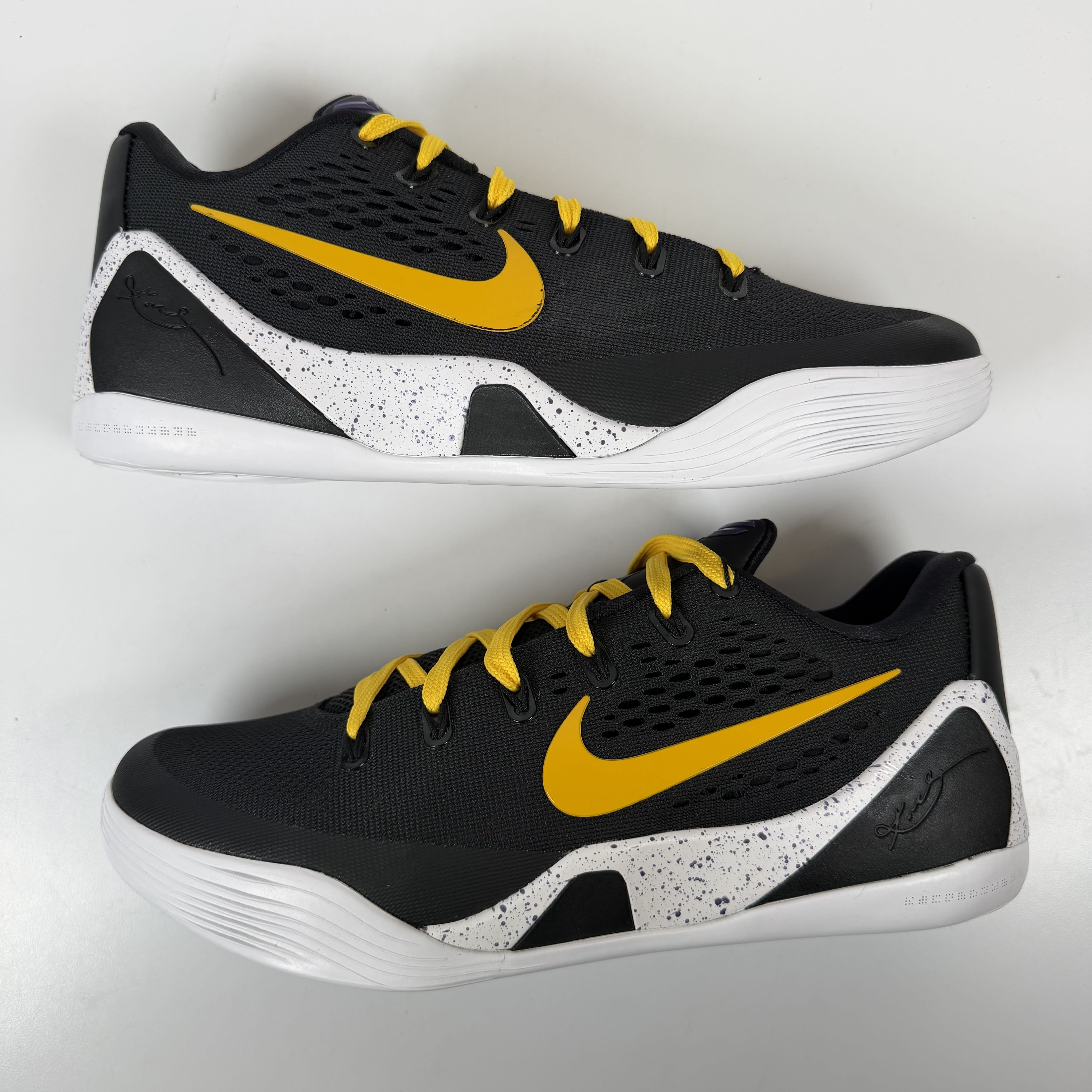 SP7677 Nike Kobe 9 EM Low Protro TB Black University Gold