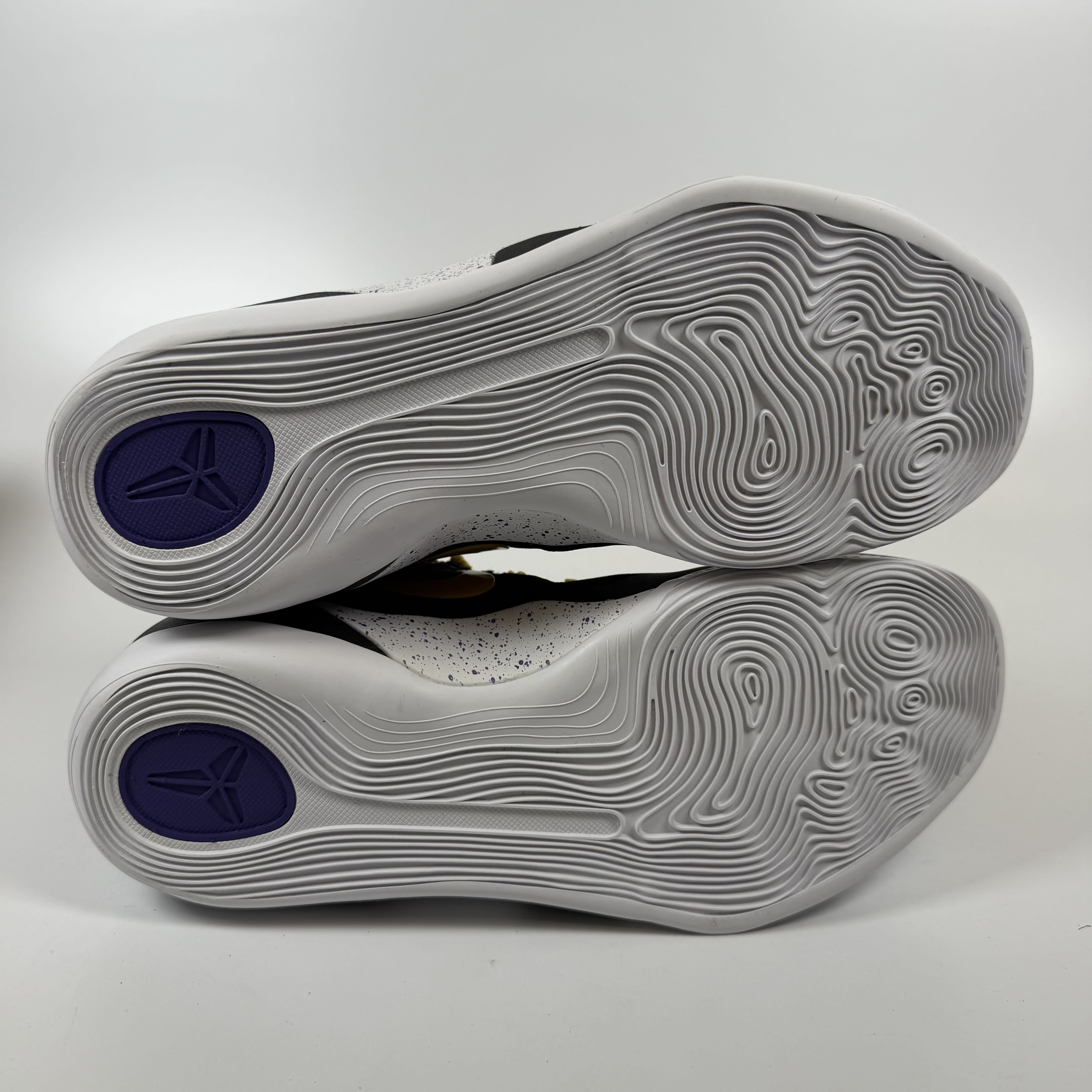 SP7677 Nike Kobe 9 EM Low Protro TB Black University Gold