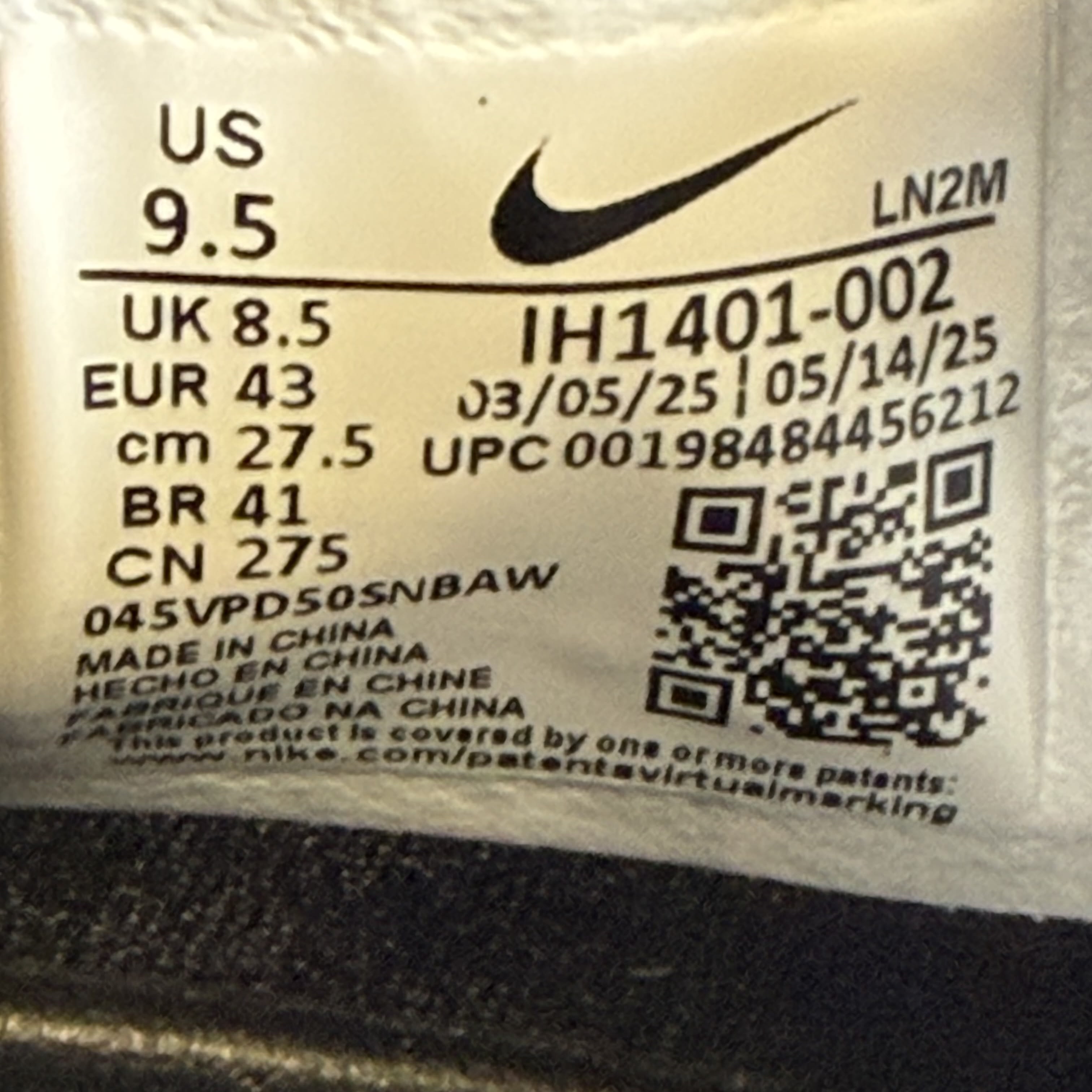 SP7677 Nike Kobe 9 EM Low Protro TB Black University Gold