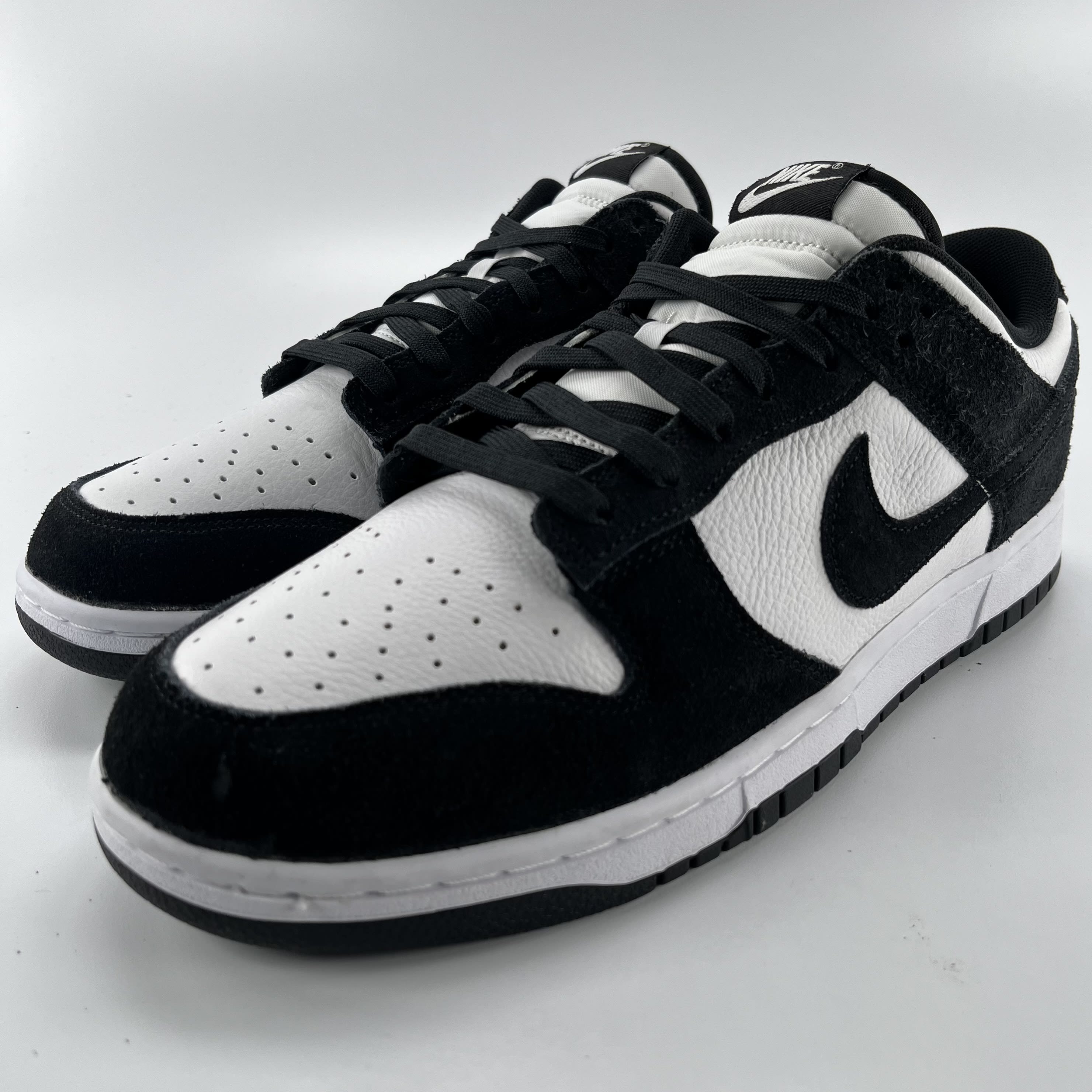 524810 Nike Dunk Low Retro SE Suede Panda