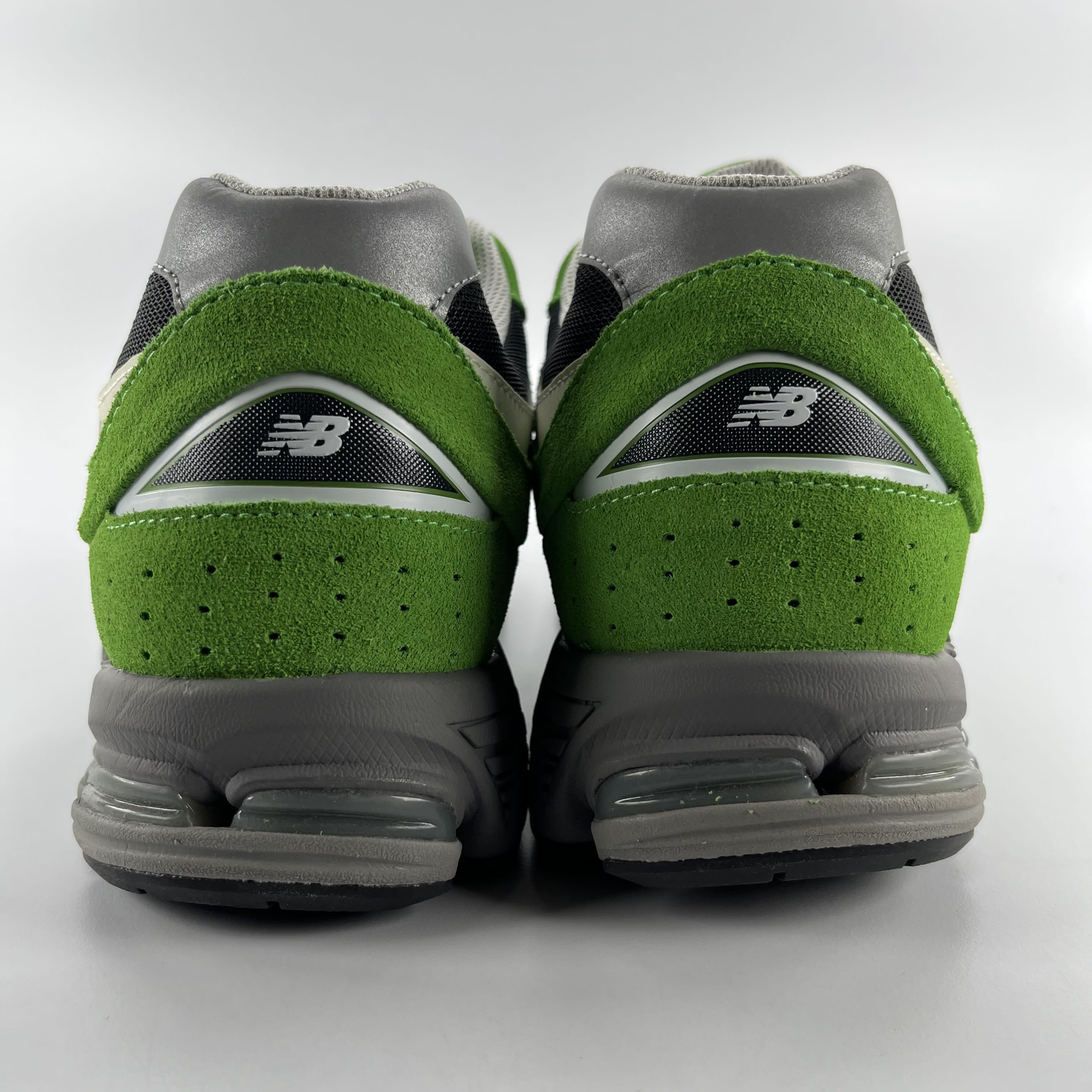 702176 New Balance 2002R Good Vibes Pack Green