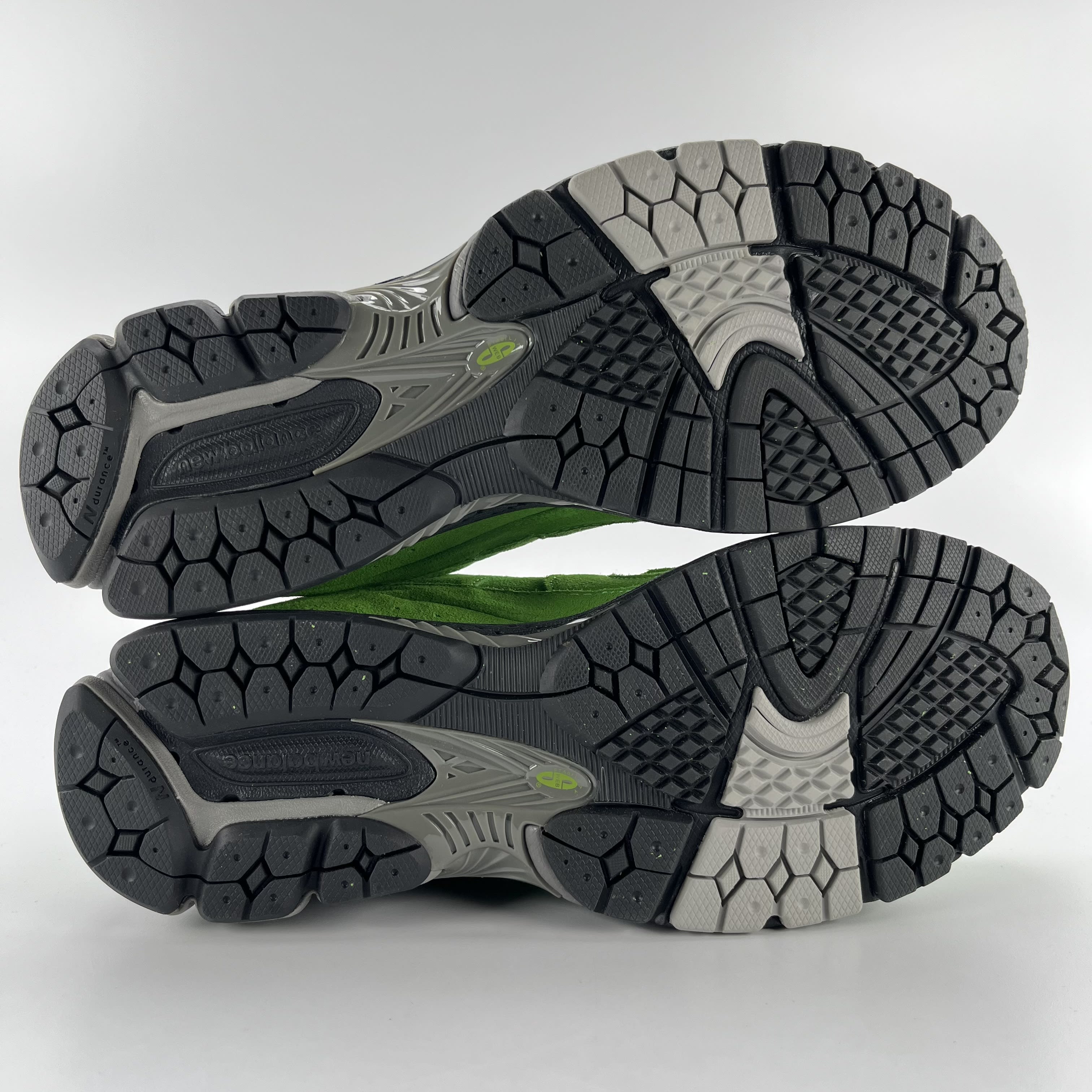 702176 New Balance 2002R Good Vibes Pack Green