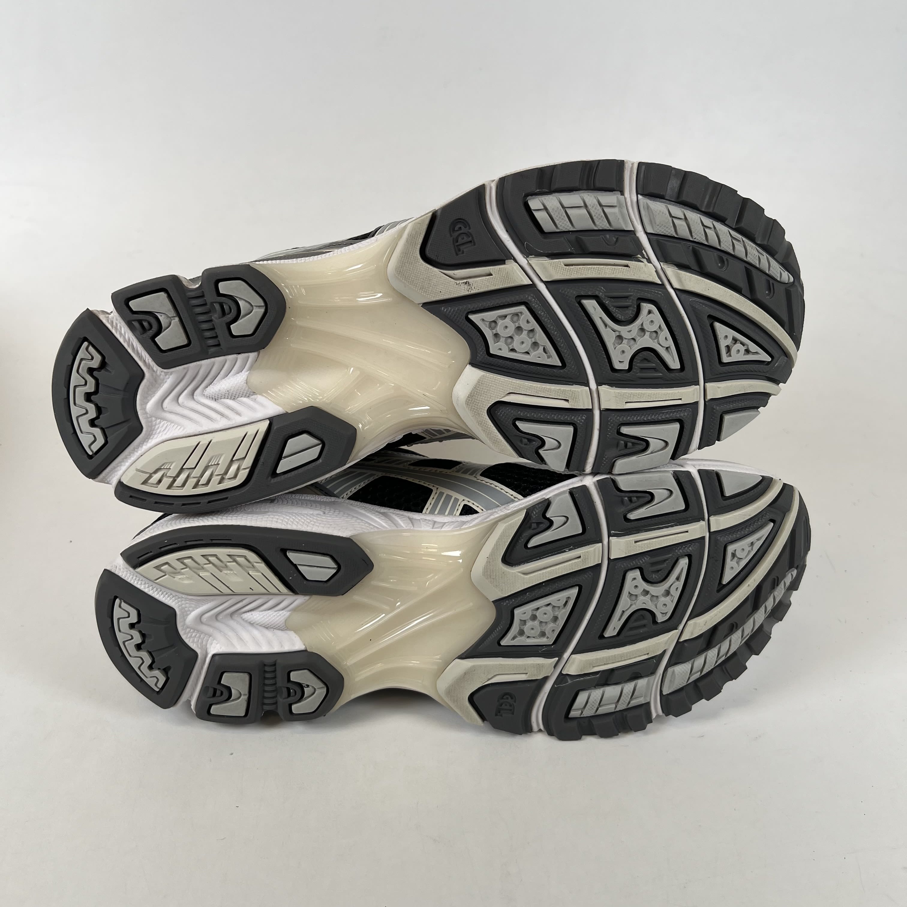 [SP15198] ASICS Gel-Kayano 14 Obsidian Grey Cement