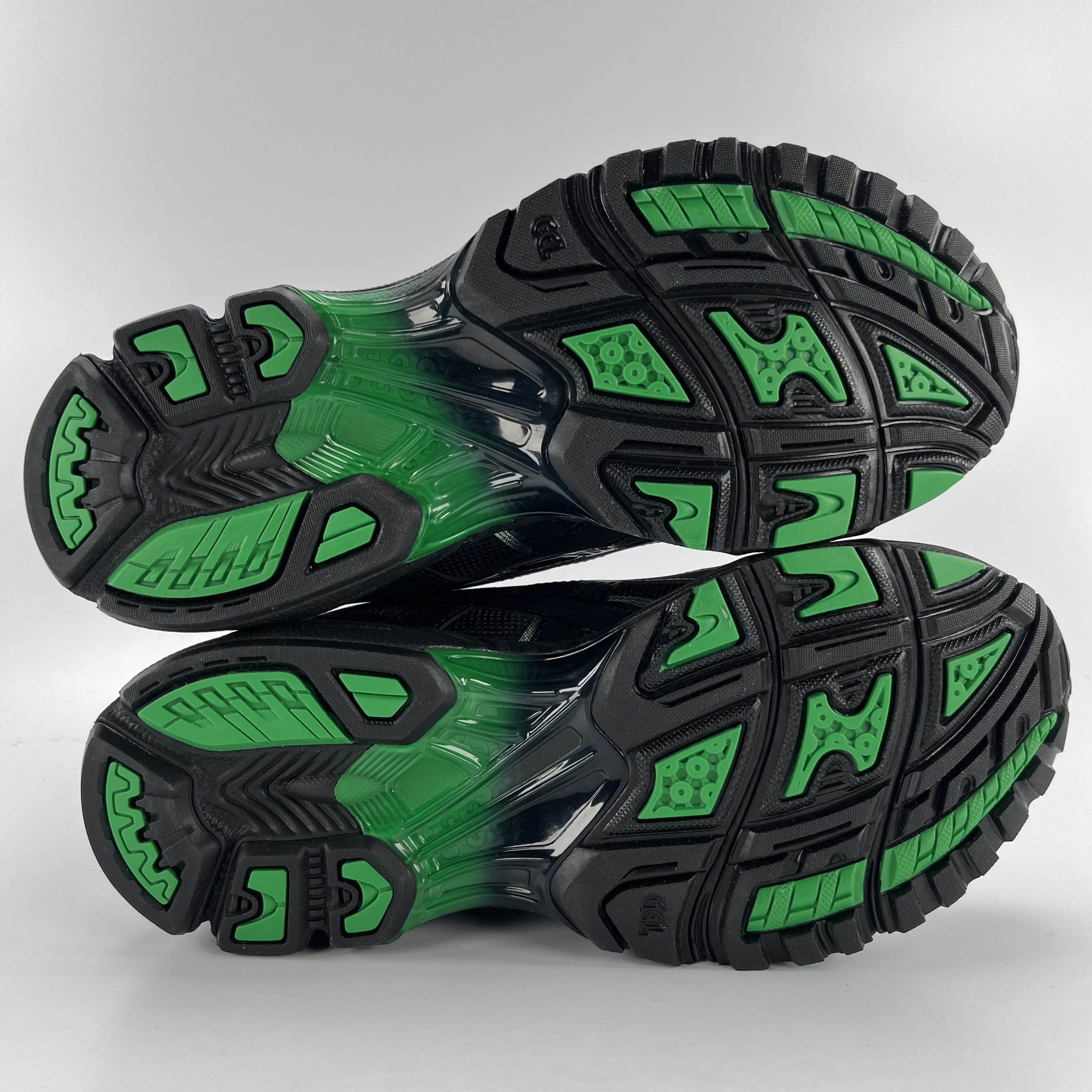 437216 ASICS Gel-Kayano 14 8ON8 Black Green