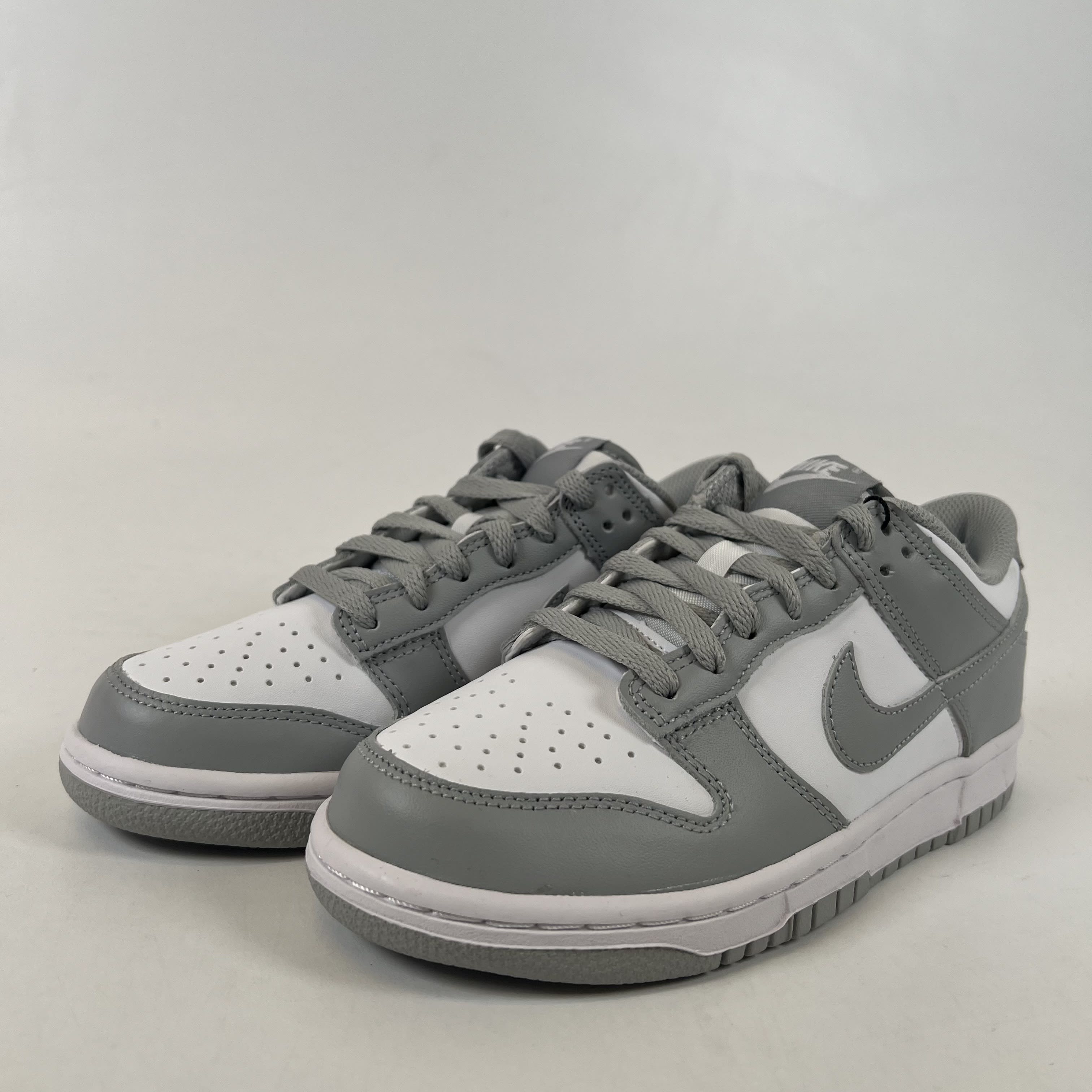 [SP15361] Nike Dunk Low White Light Smoke Grey (GS)