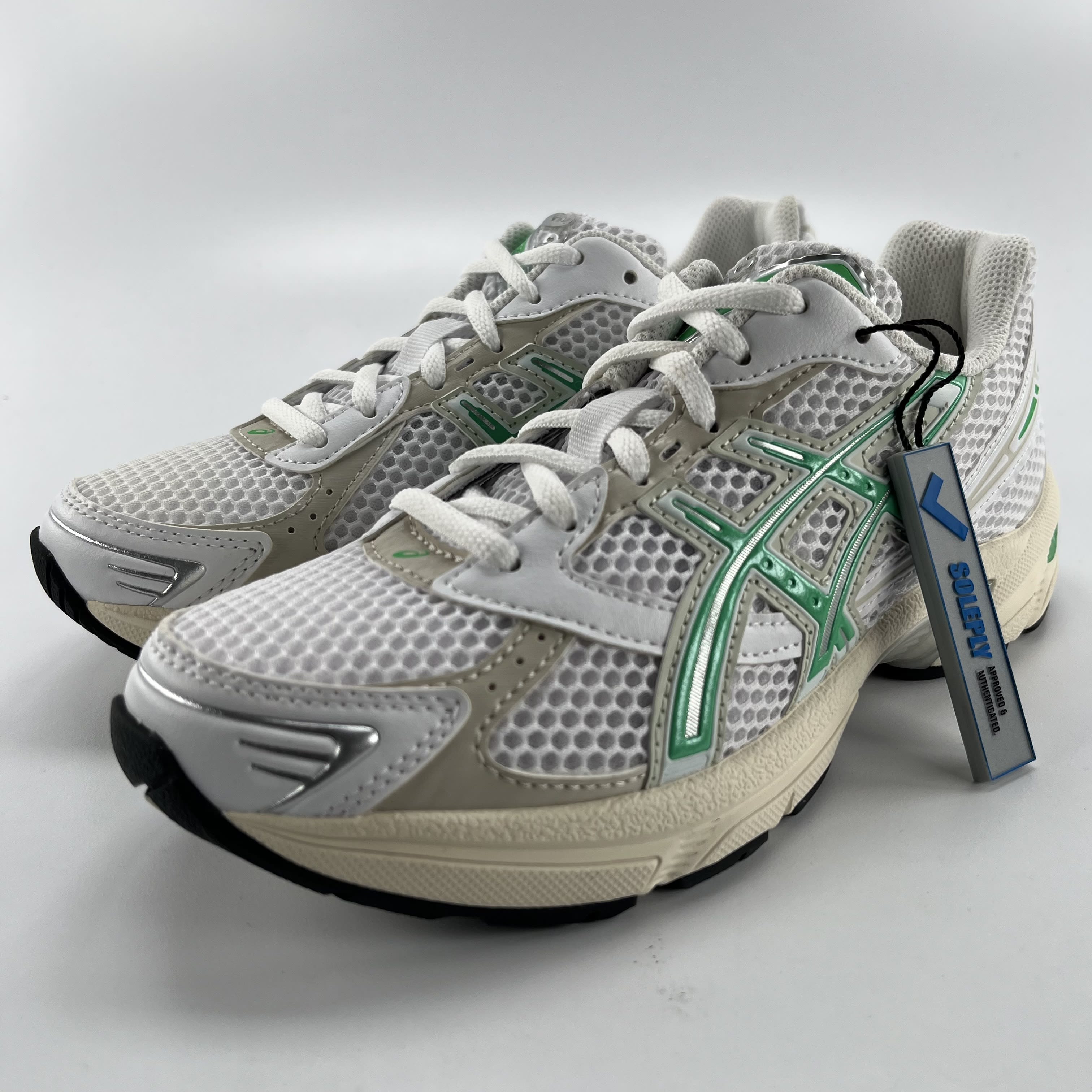 267439 ASICS Gel-1130 White Malachite Green Off White Midsole (Women's)