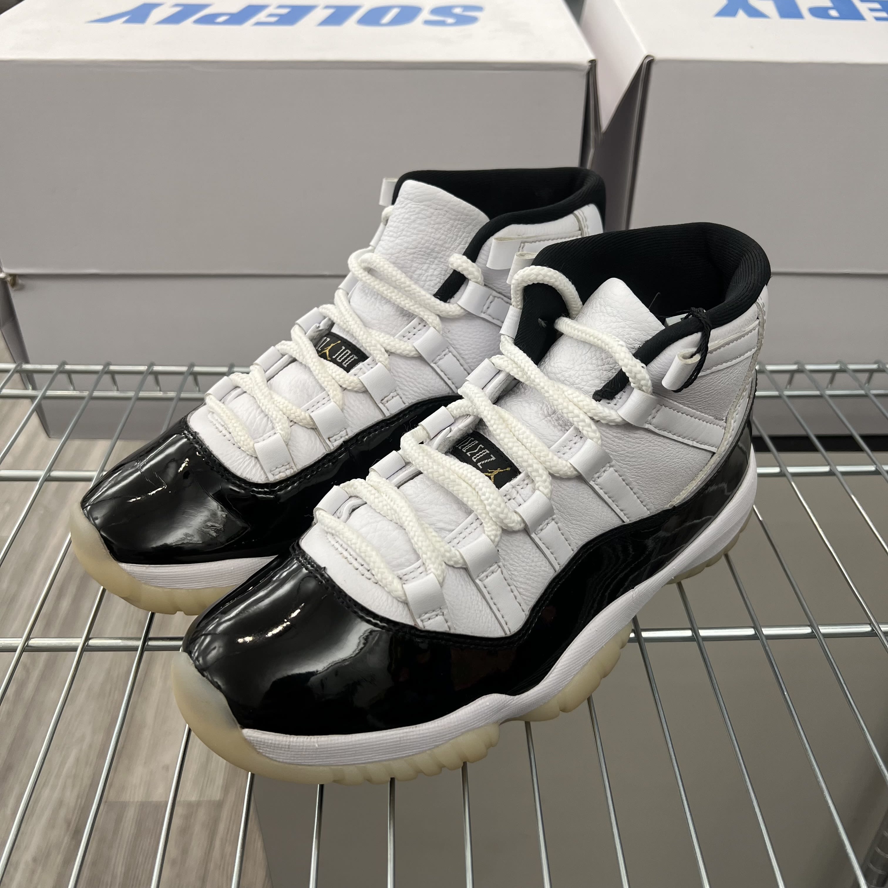 635016 Jordan 11 Retro DMP Gratitude (2023)