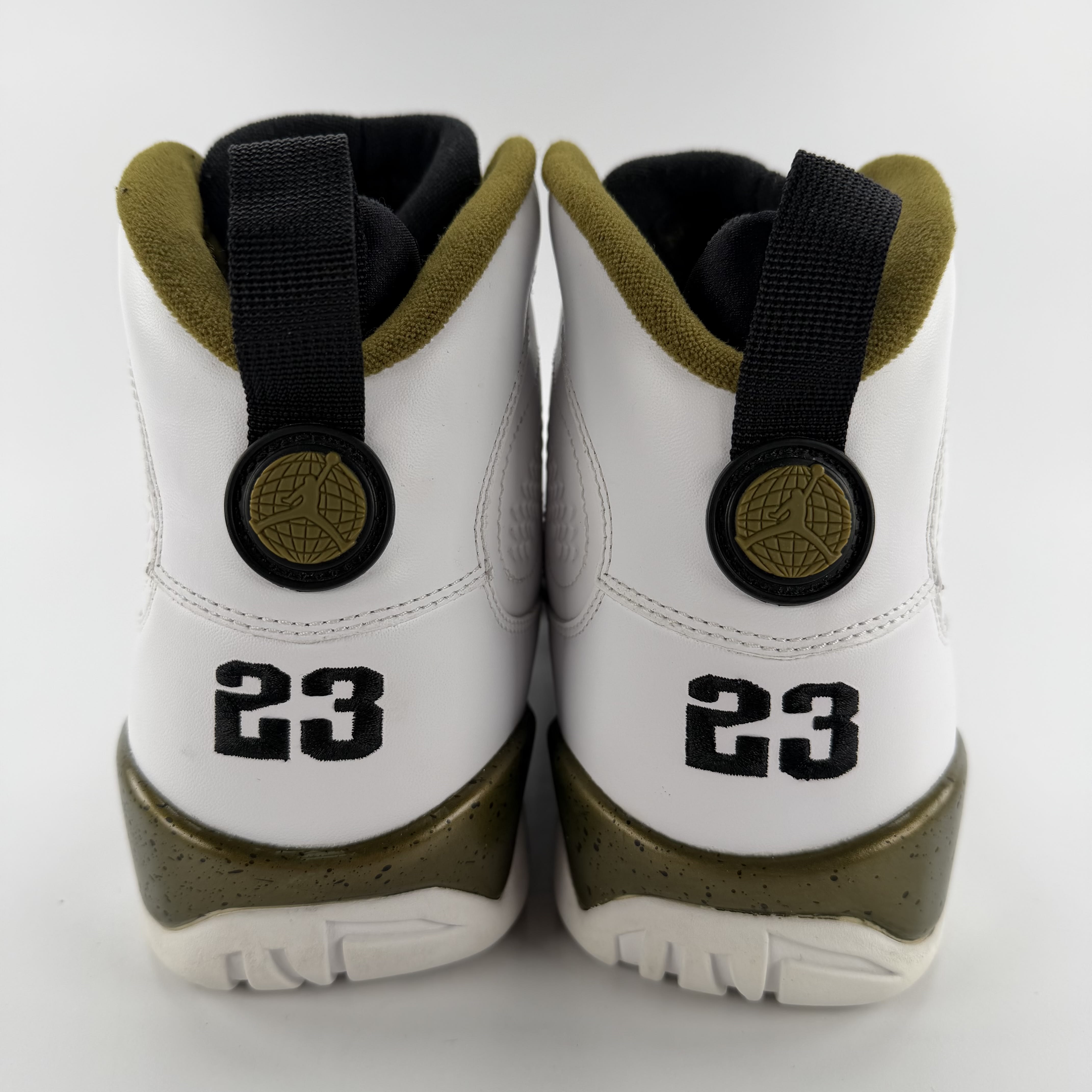 457741 Jordan 9 Retro Statue