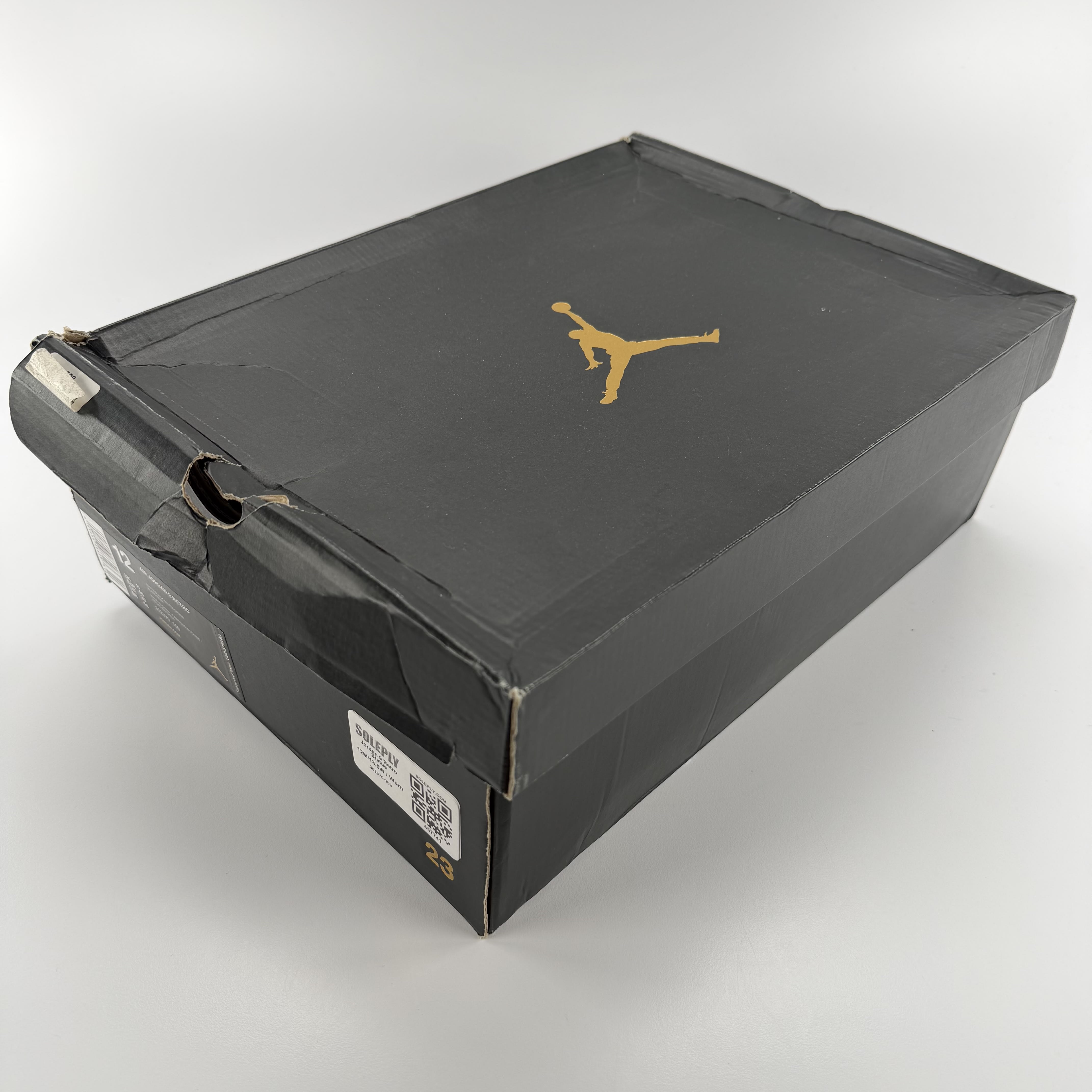 457741 Jordan 9 Retro Statue