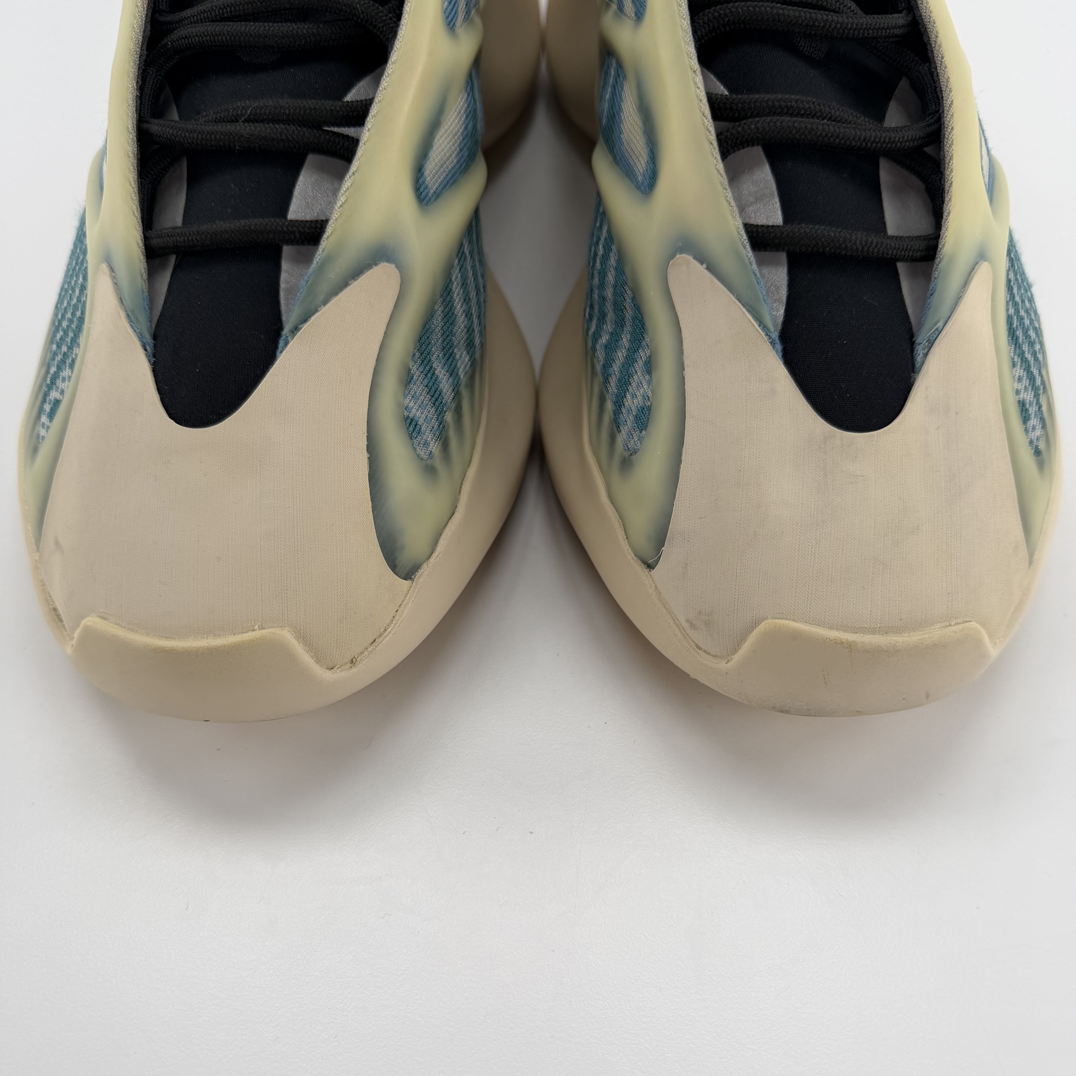 459847 adidas Yeezy 700 V3 Kyanite