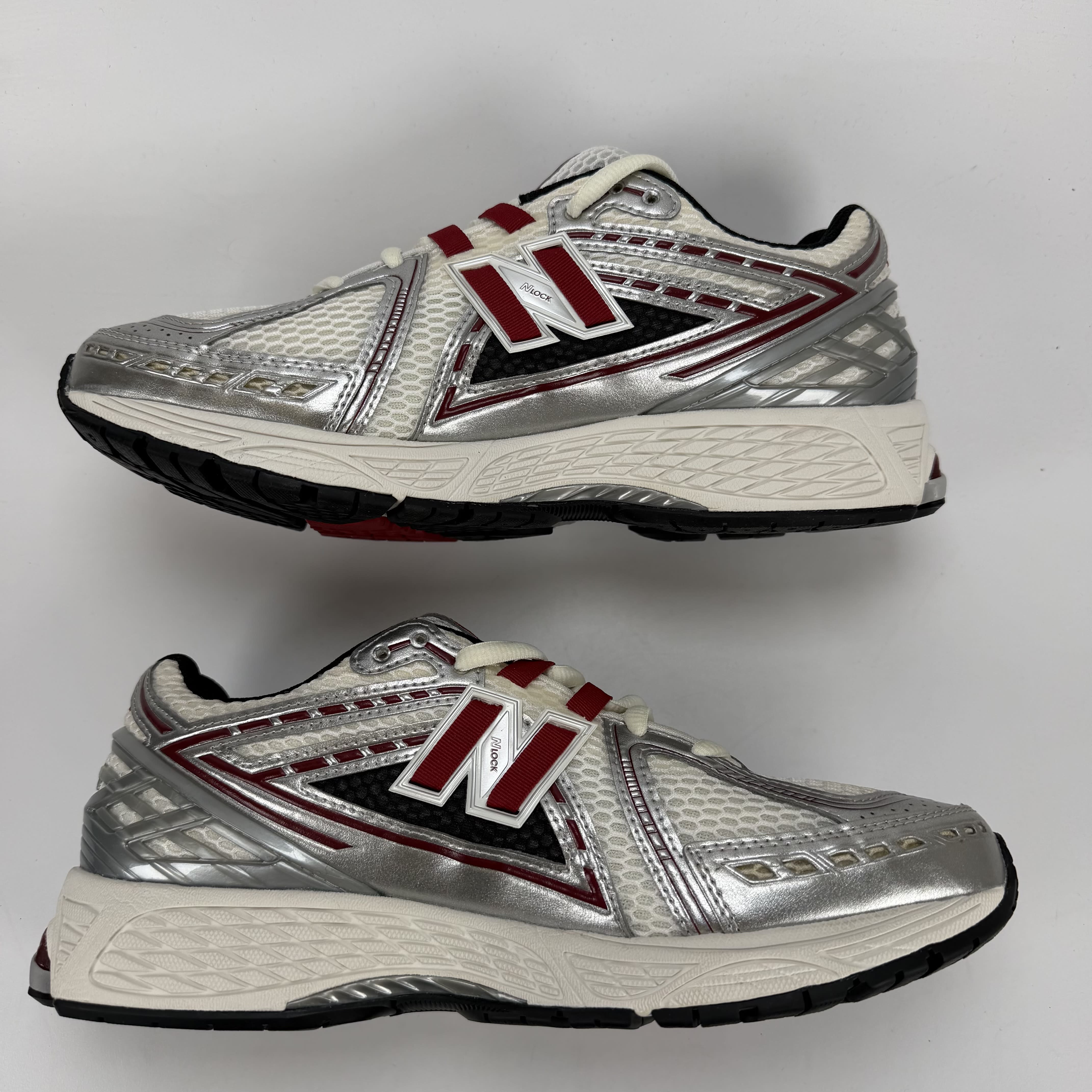 SP4985 New Balance 1906R Silver Classic Crimson