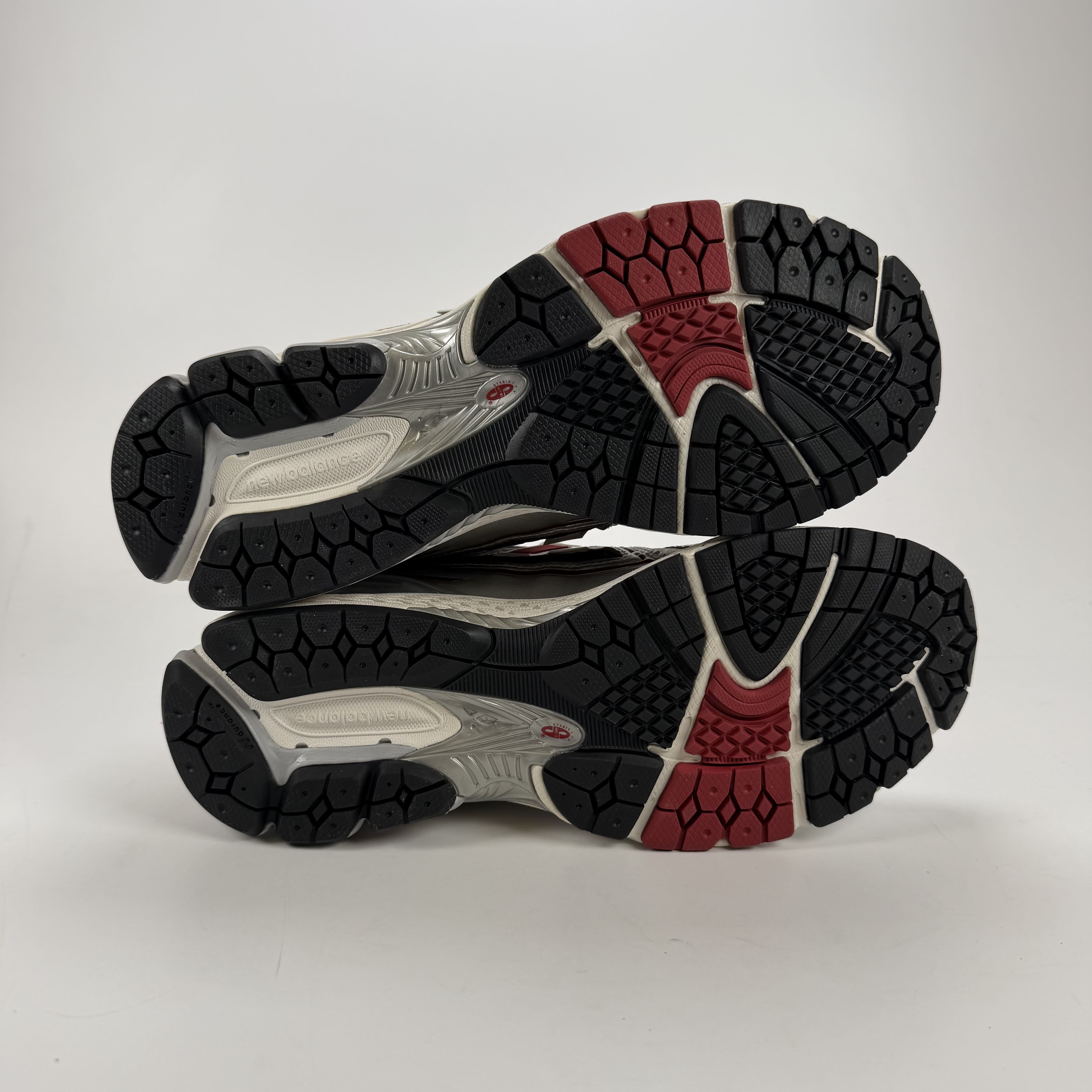 SP4985 New Balance 1906R Silver Classic Crimson