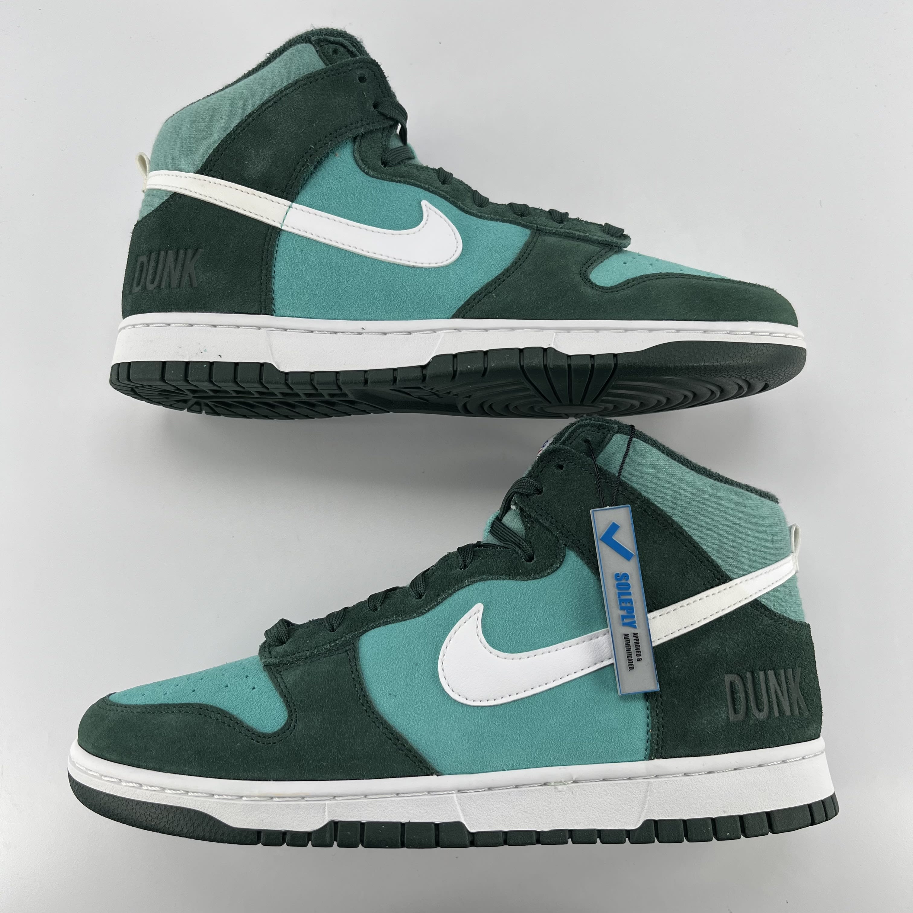 787759 Nike Dunk High Retro SE Athletic Club Pro Green