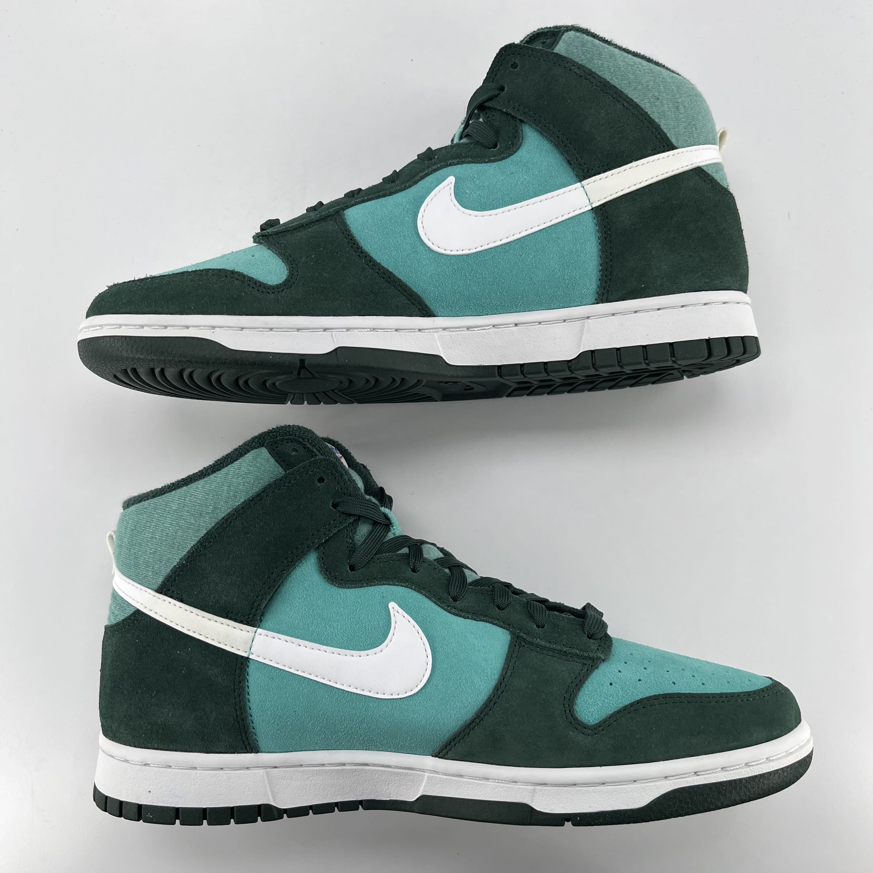 787759 Nike Dunk High Retro SE Athletic Club Pro Green