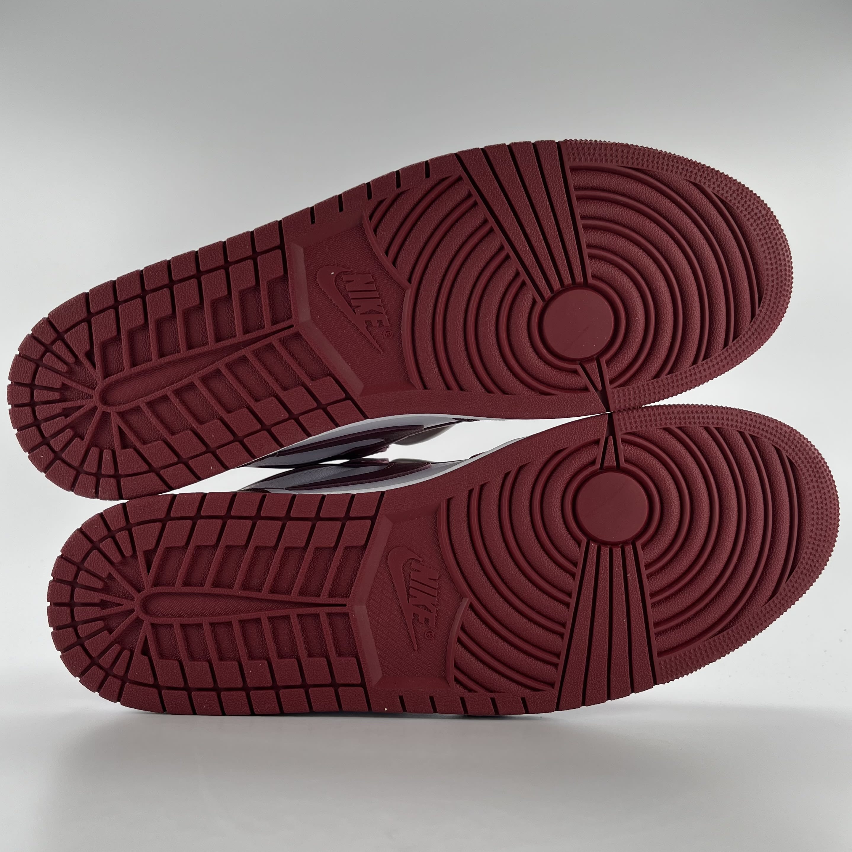 681403 Jordan 1 Retro High OG Artisanal Team Red