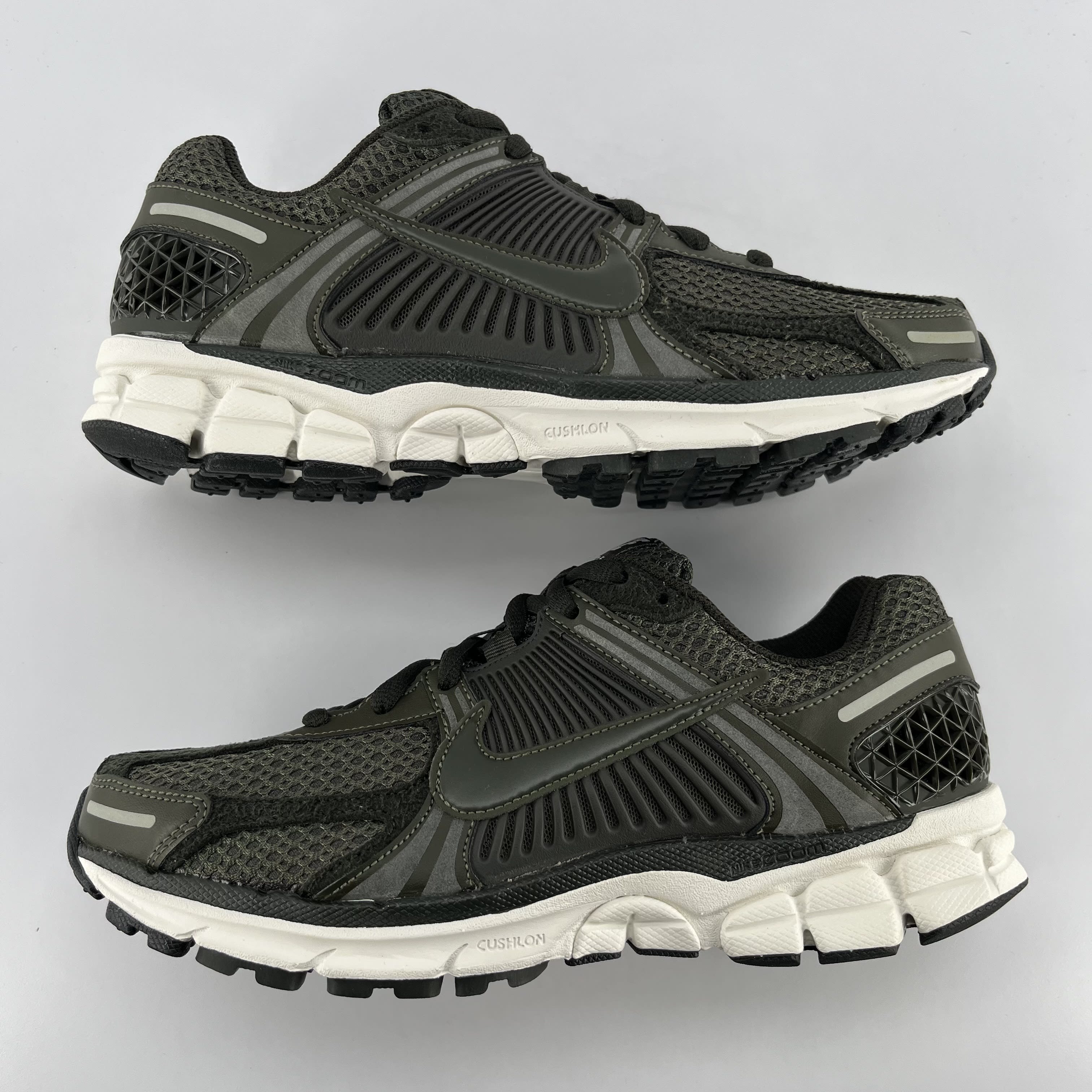 260166 Nike Zoom Vomero 5 Sequoia (Women's)