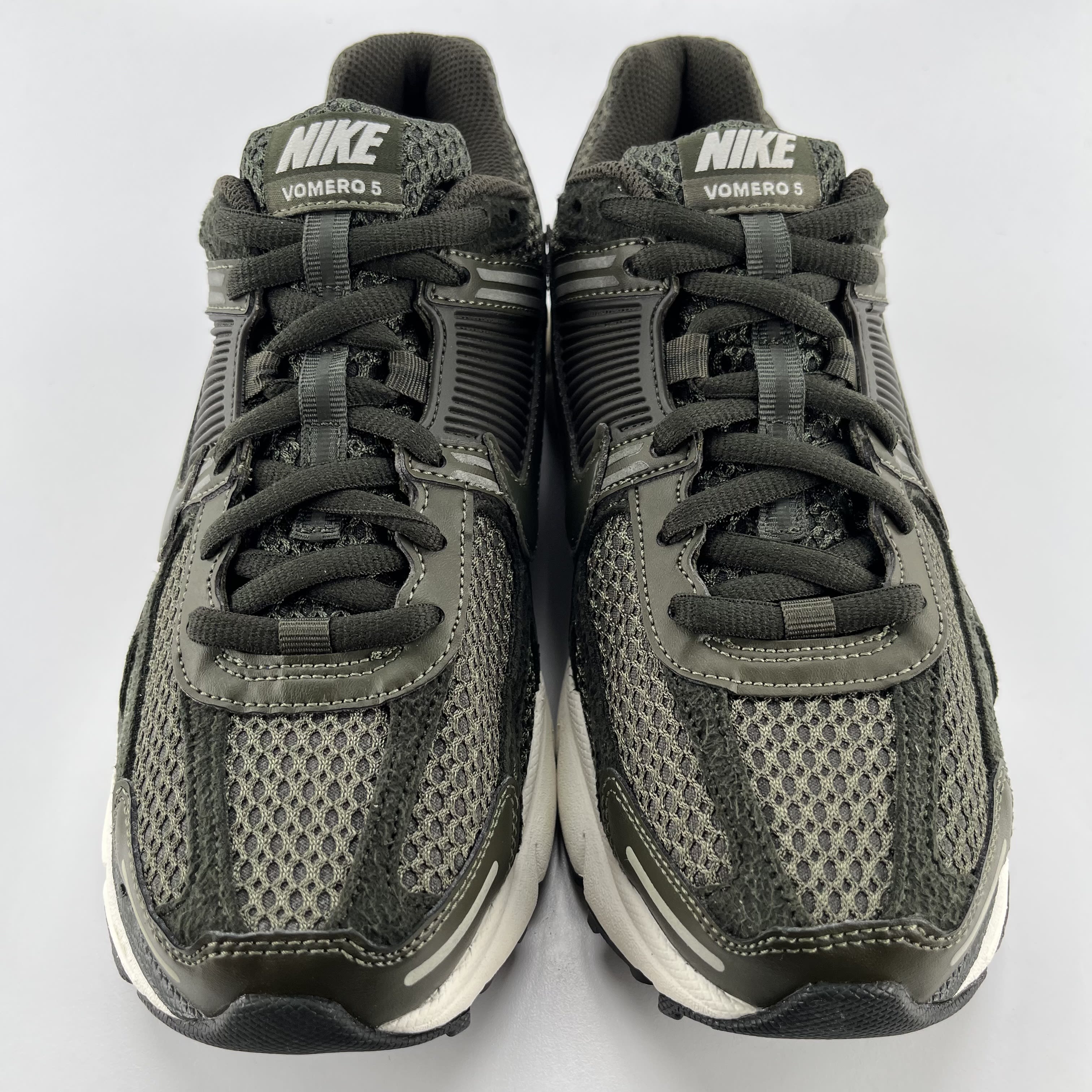 260166 Nike Zoom Vomero 5 Sequoia (Women's)