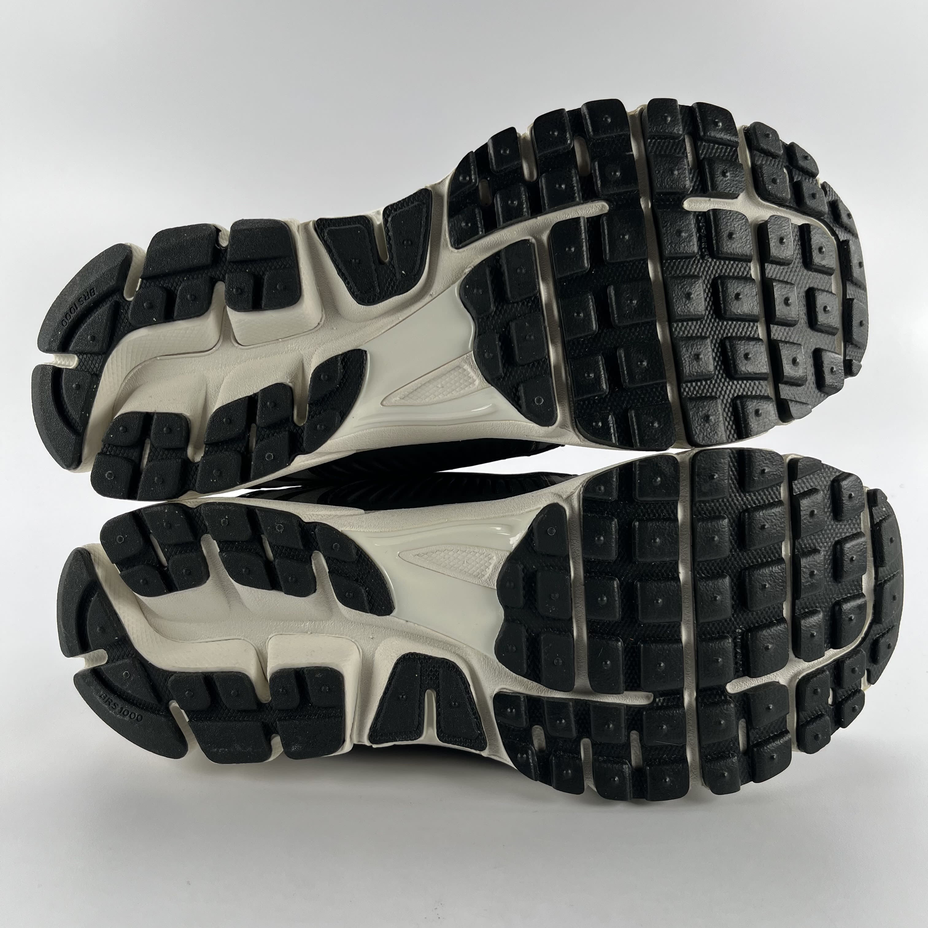 260164 Nike Zoom Vomero 5 Sequoia (Women's)