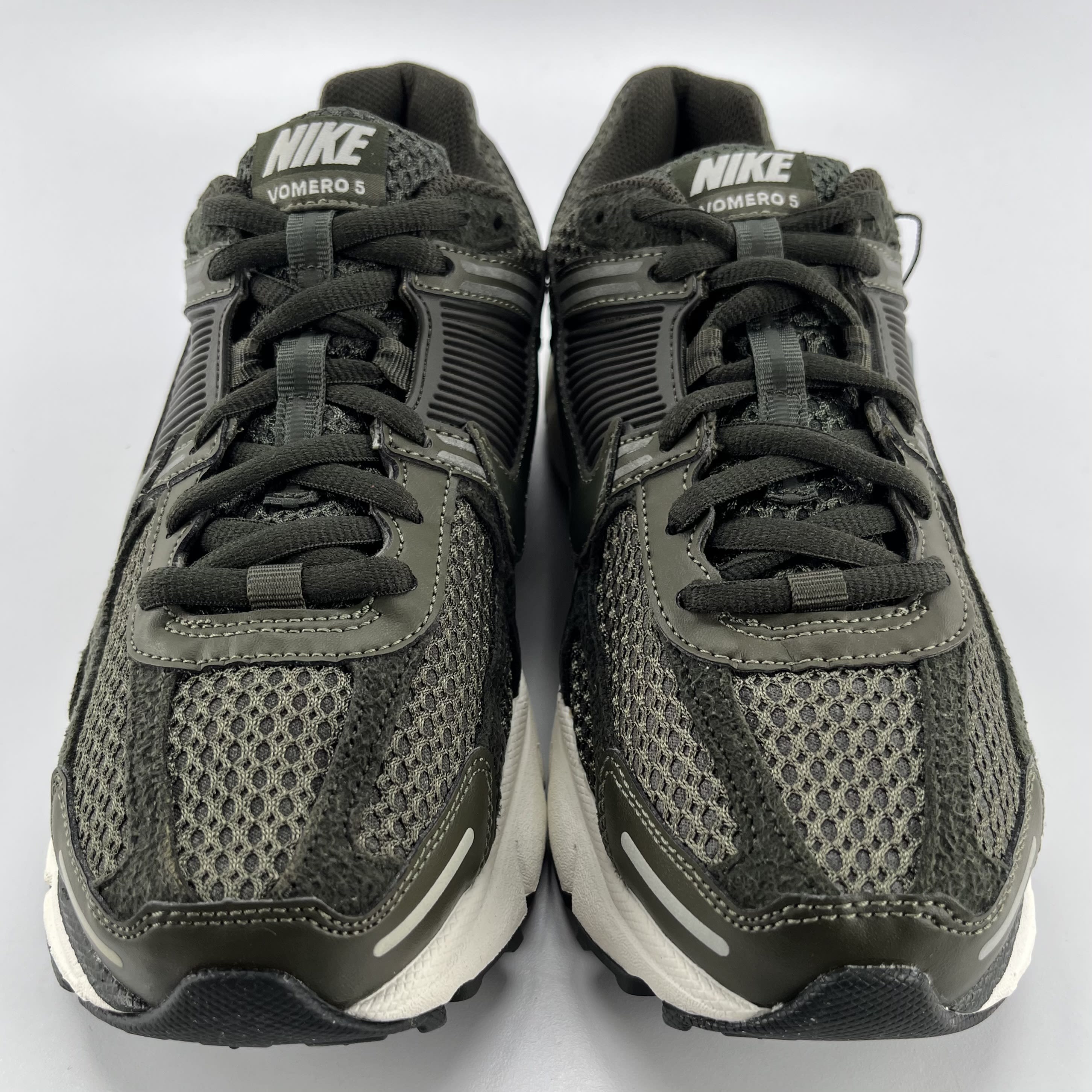 340811 Nike Zoom Vomero 5 Sequoia (Women's)