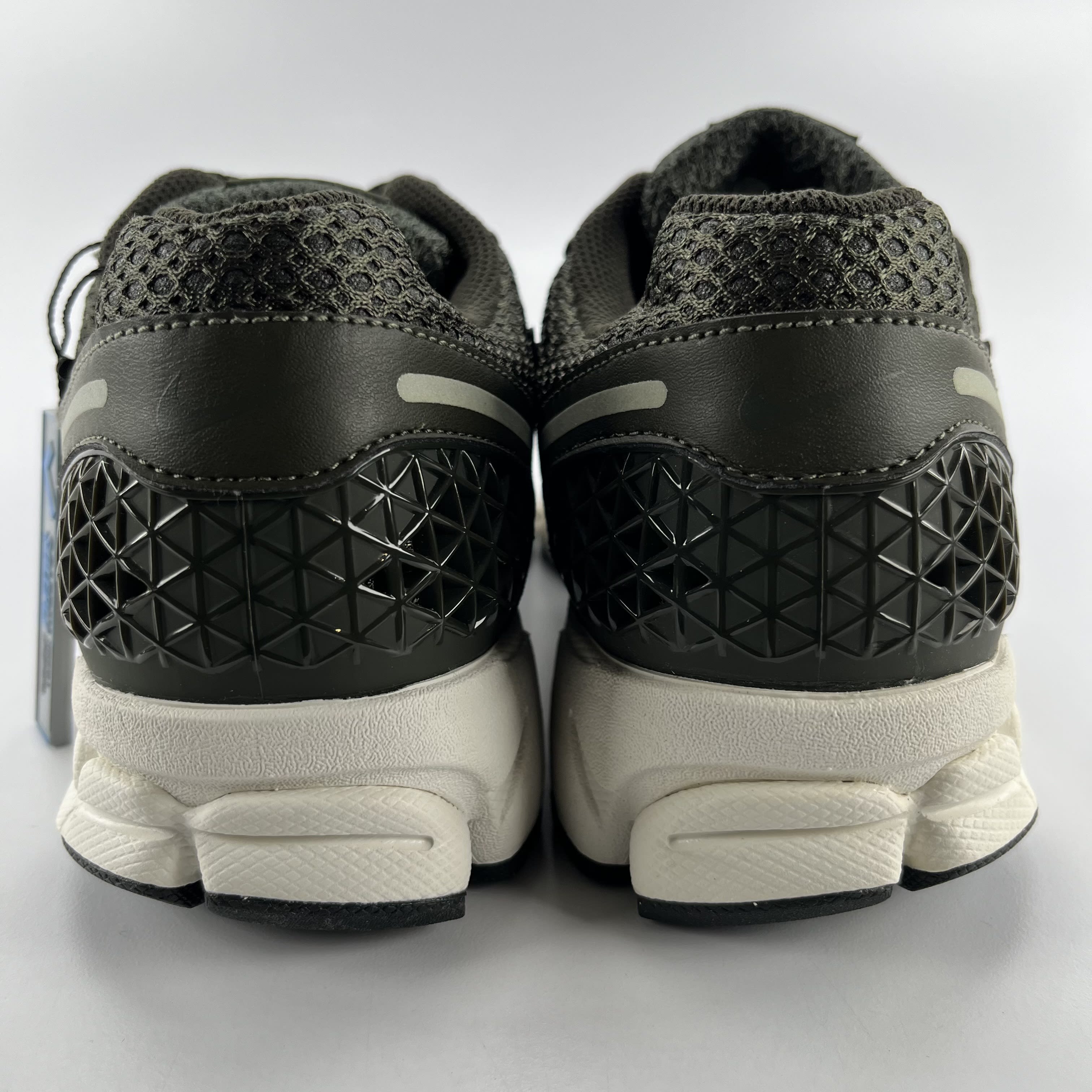 340811 Nike Zoom Vomero 5 Sequoia (Women's)