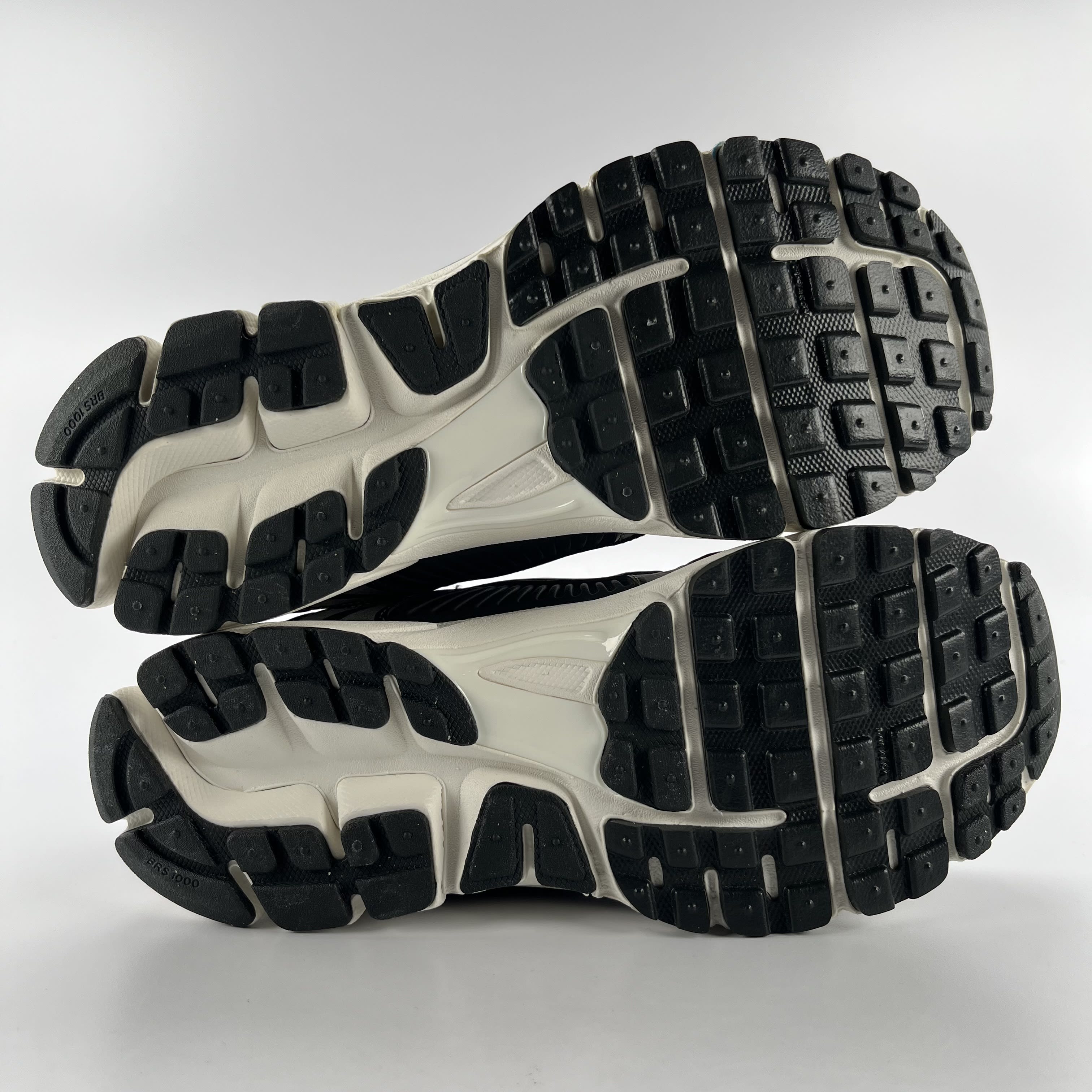 340811 Nike Zoom Vomero 5 Sequoia (Women's)