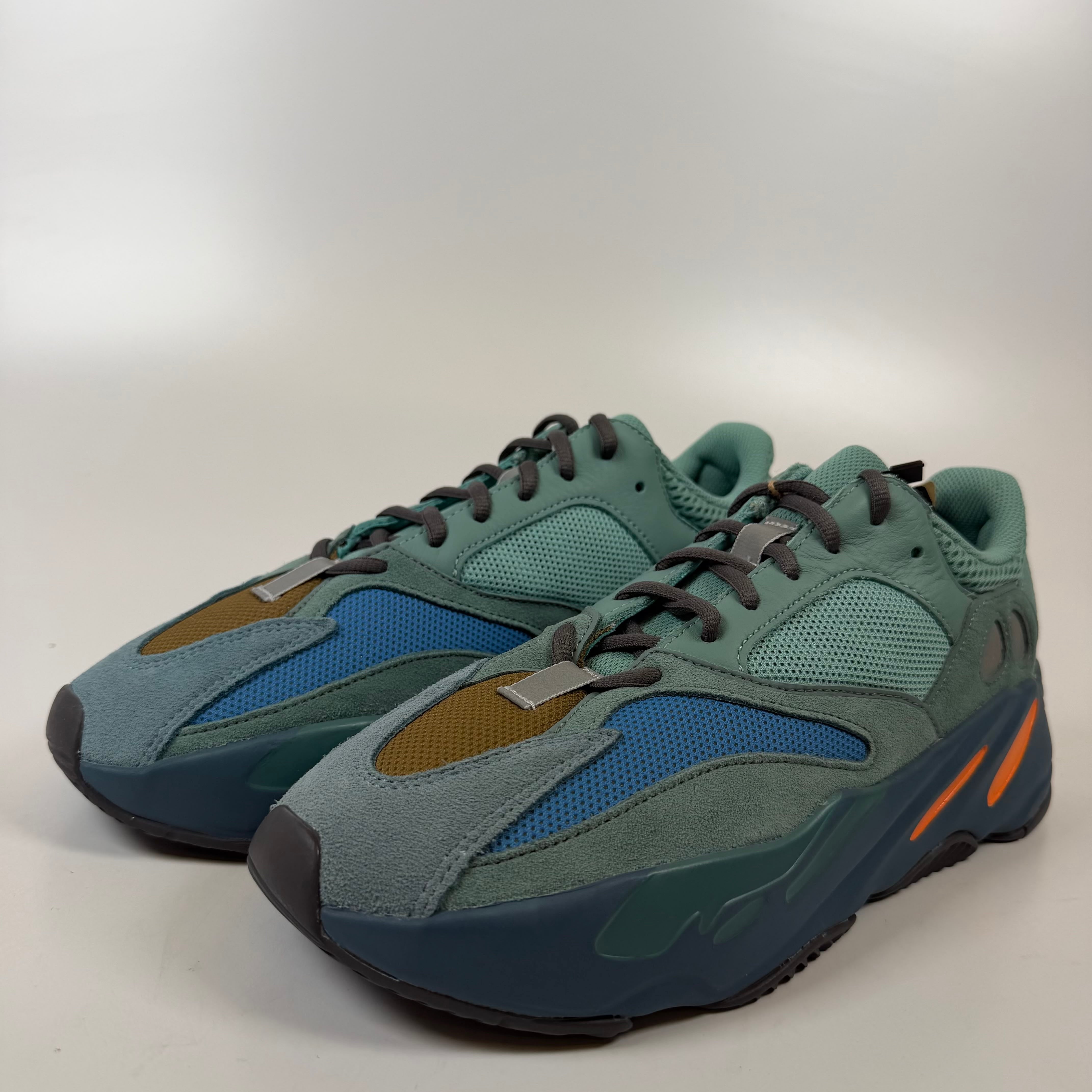 [681096] adidas Yeezy Boost 700 Faded Azure