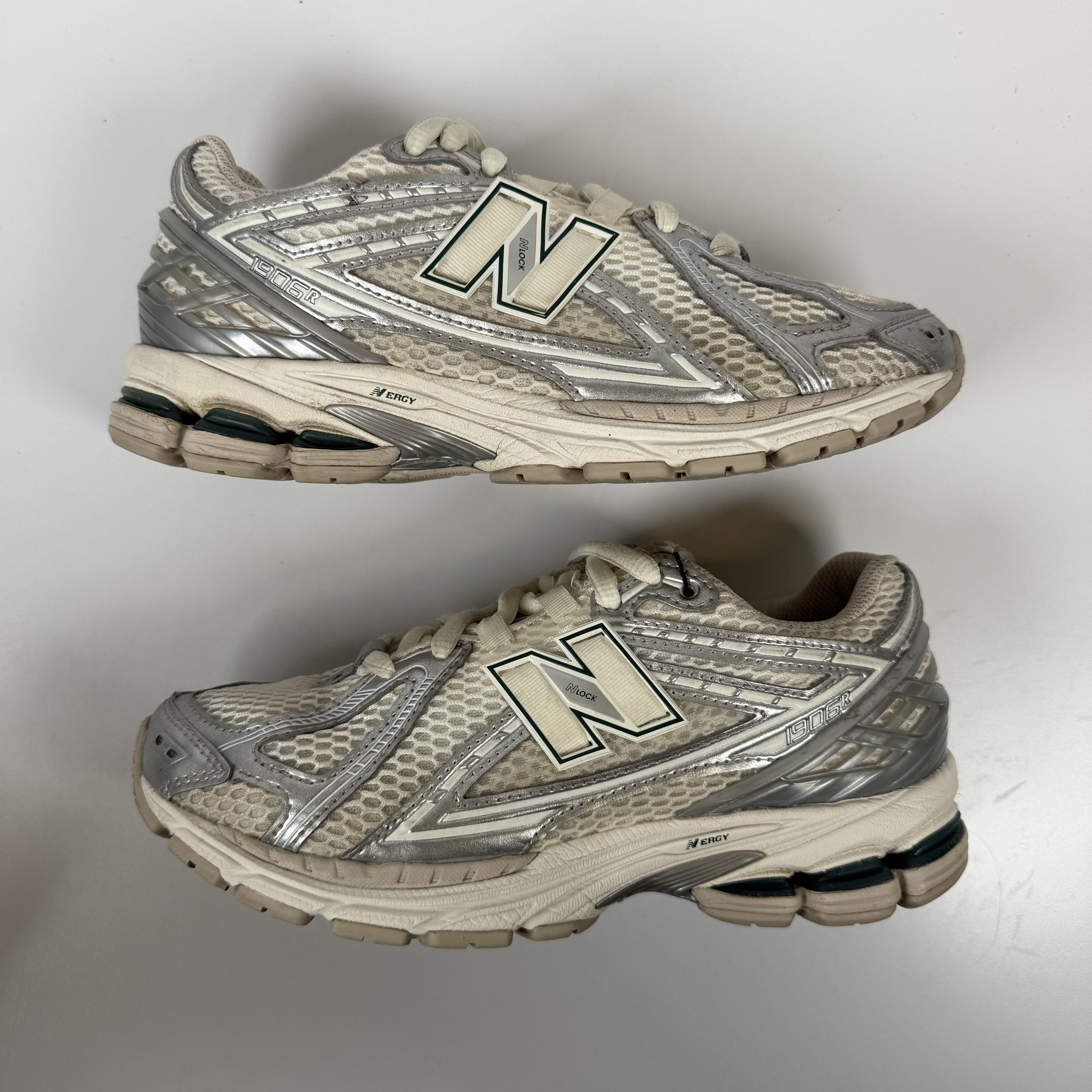 SP7331 New Balance 1906R Silver Metallic Sea Salt