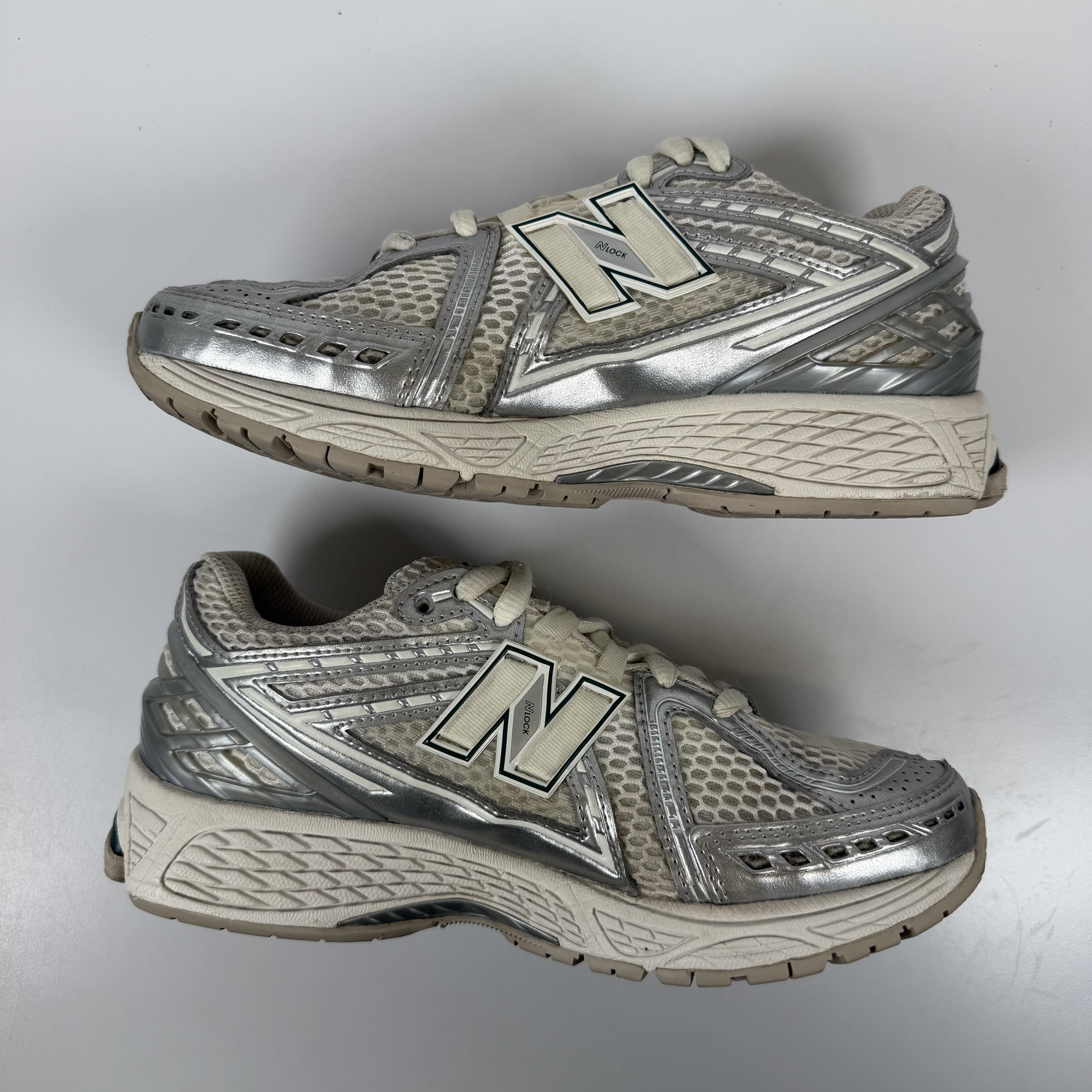 SP7331 New Balance 1906R Silver Metallic Sea Salt