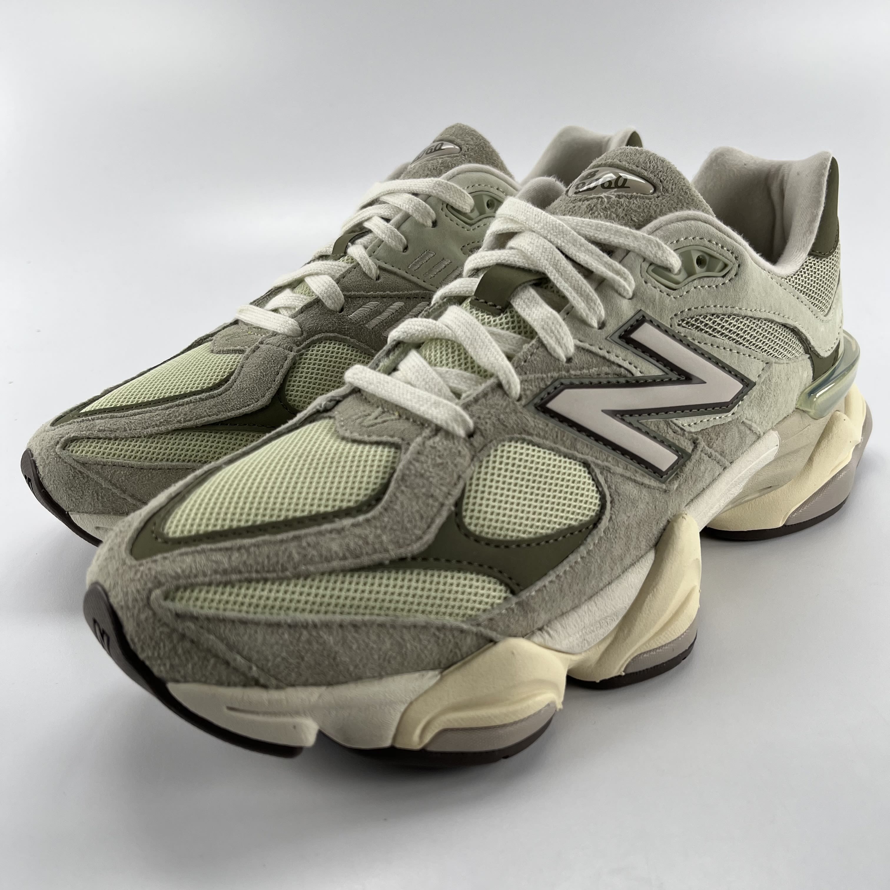 263378 New Balance 9060 Olivine