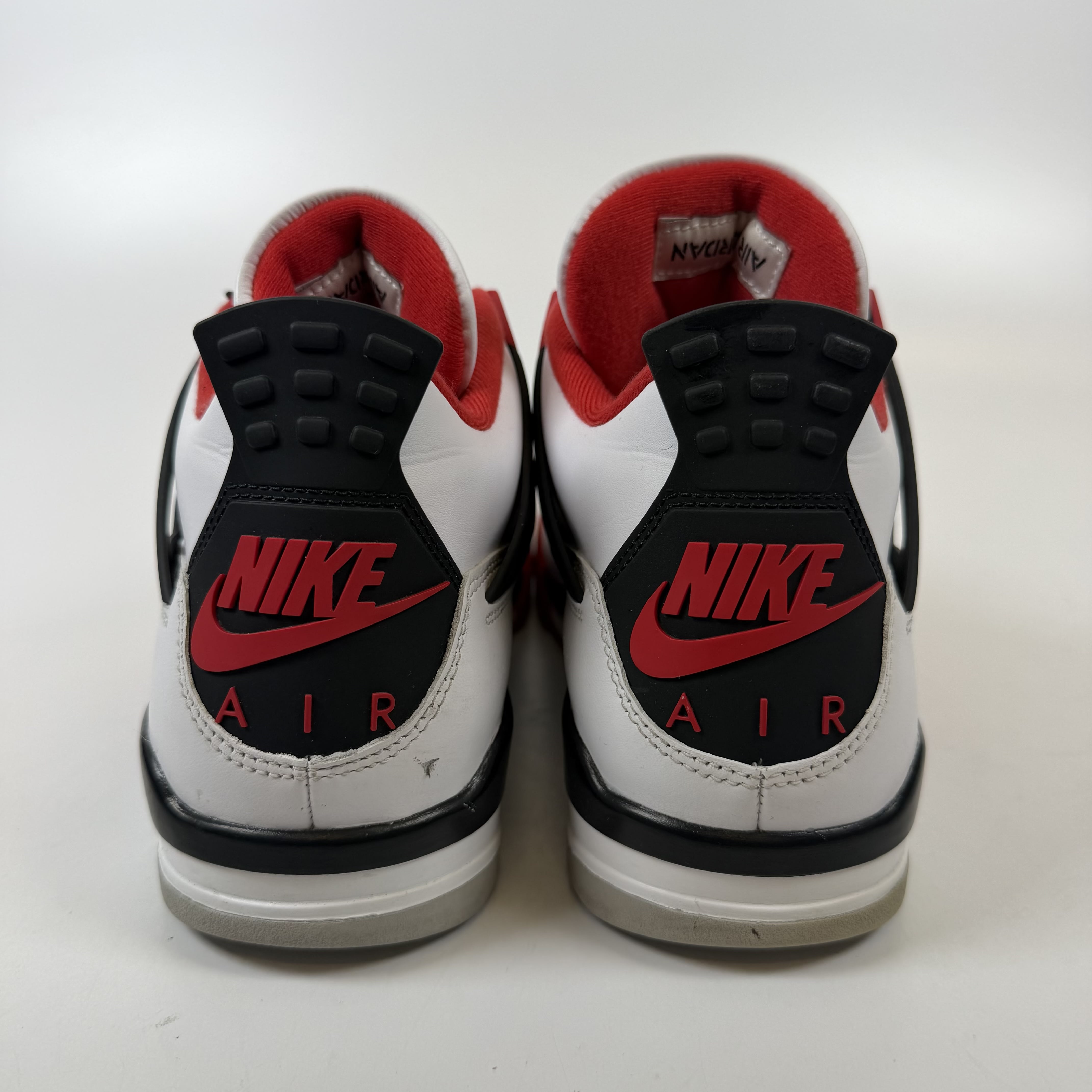 [785164] Jordan 4 Retro Fire Red (2020)