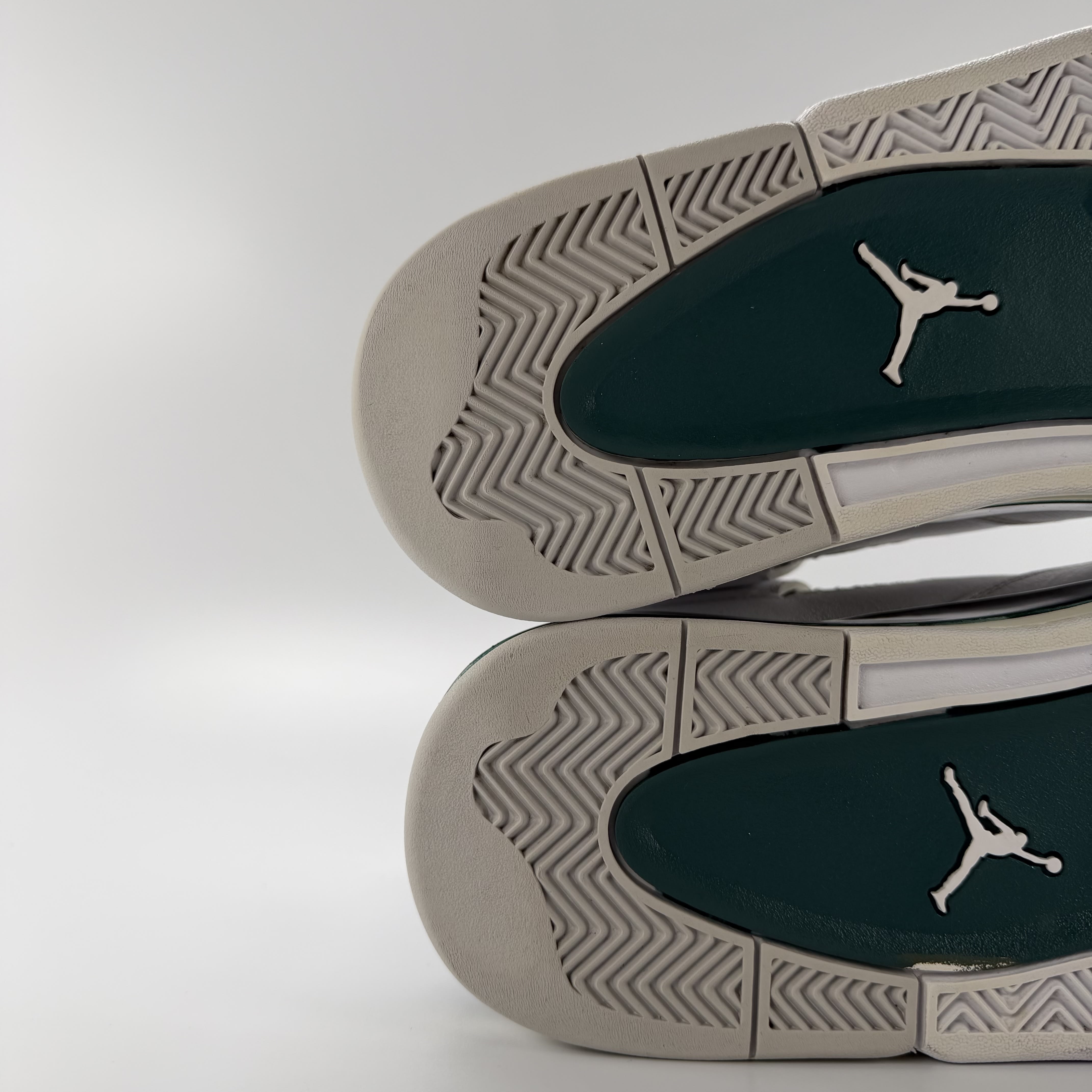 446787 Jordan 4 Retro Oxidized Green