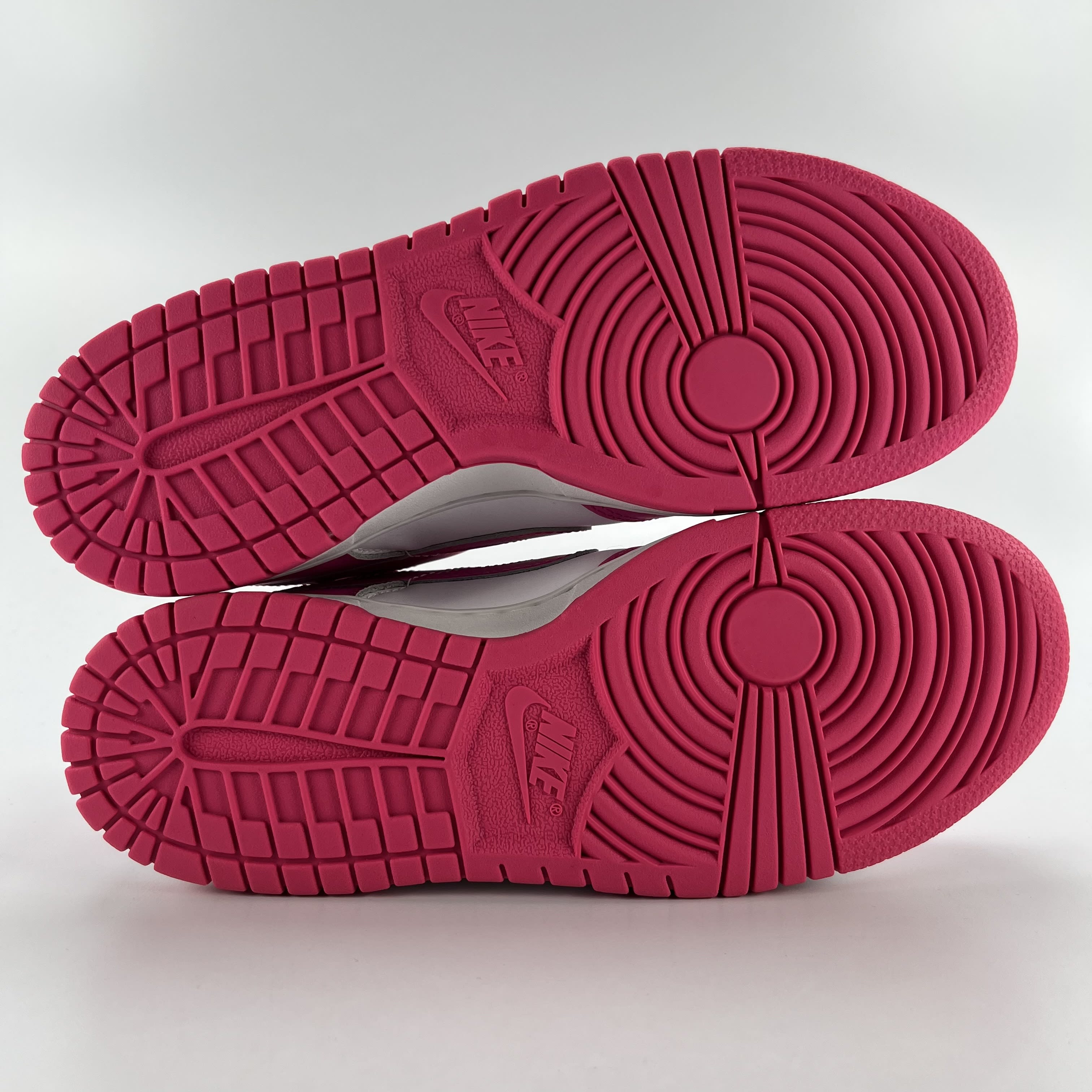 269392 Nike Dunk Low Laser Fuchsia (GS)